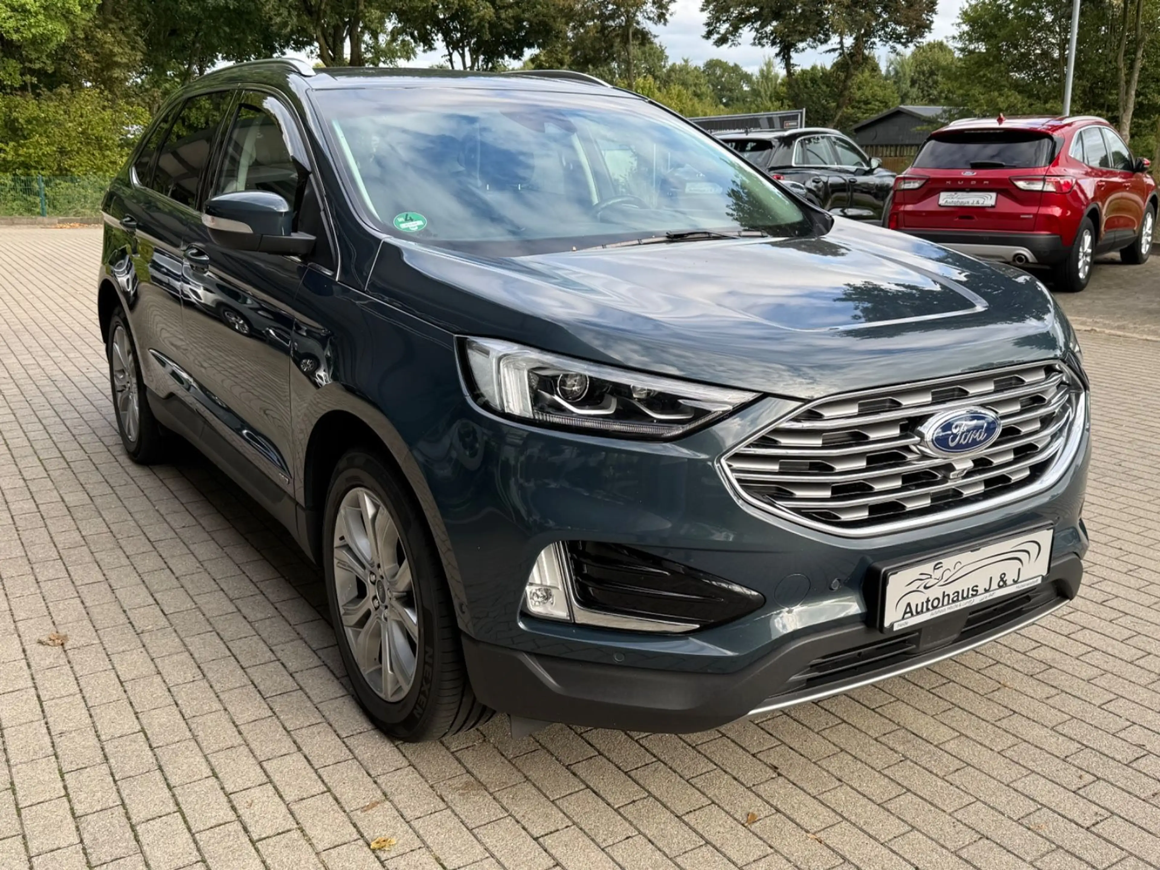 Ford Edge Titanium 4x4 — photo 4
