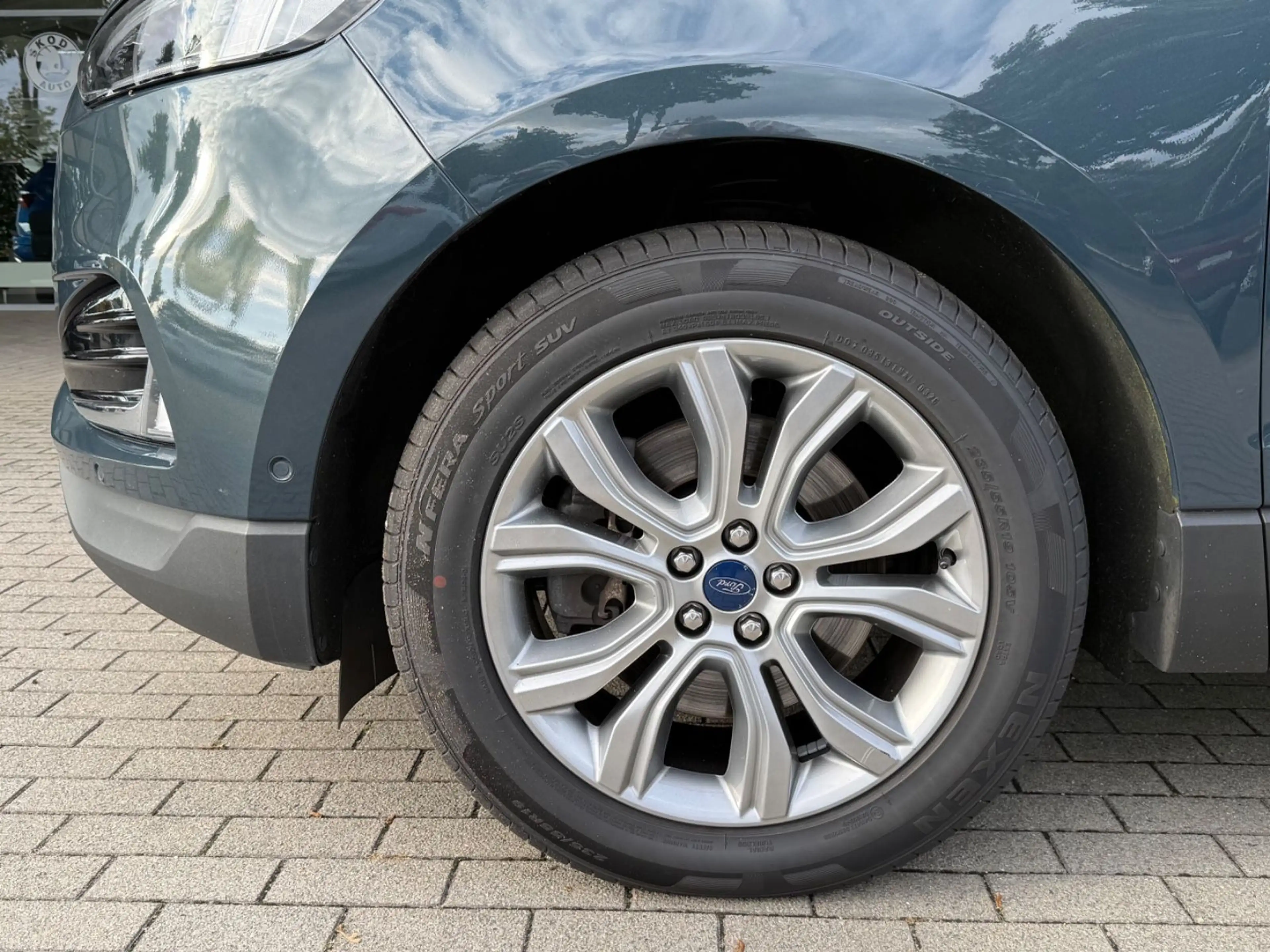 Ford Edge Titanium 4x4 — photo 5