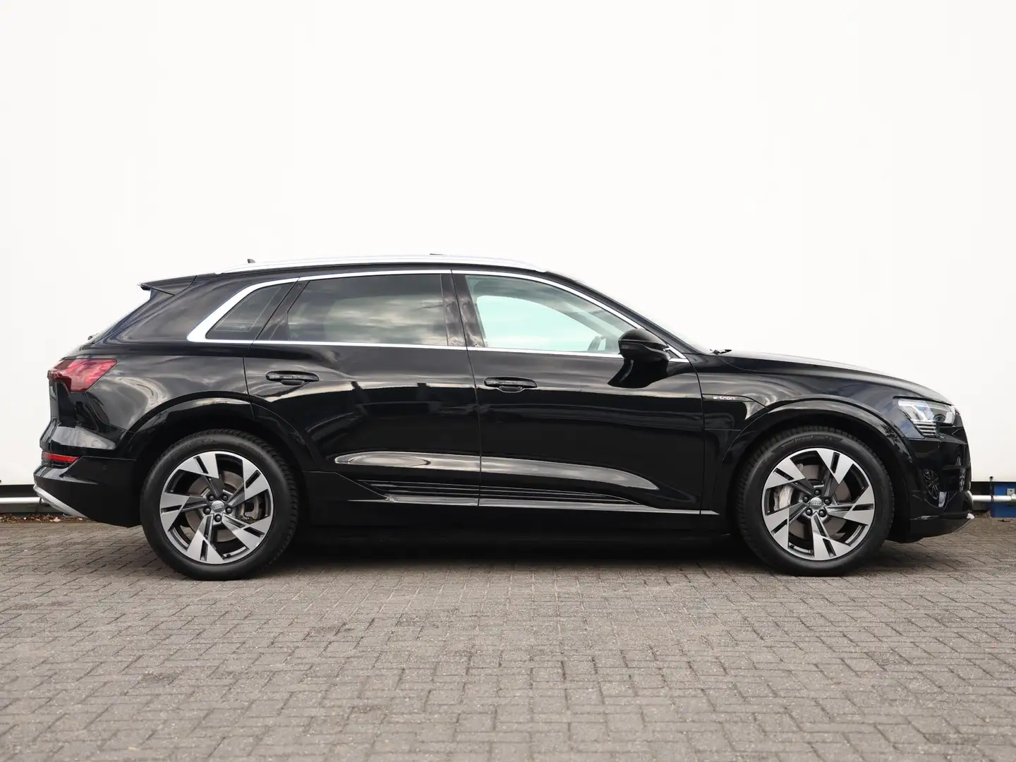 Audi e-tron 55 quattro Advanced edition Plus 95 kWh | 408 PK | Zwart - 2