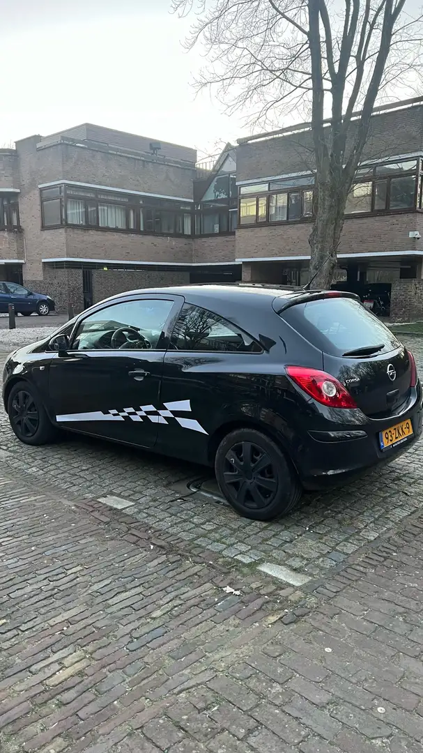Opel Corsa 1.2 16V ecoFLEX LPG Edition Zwart - 1