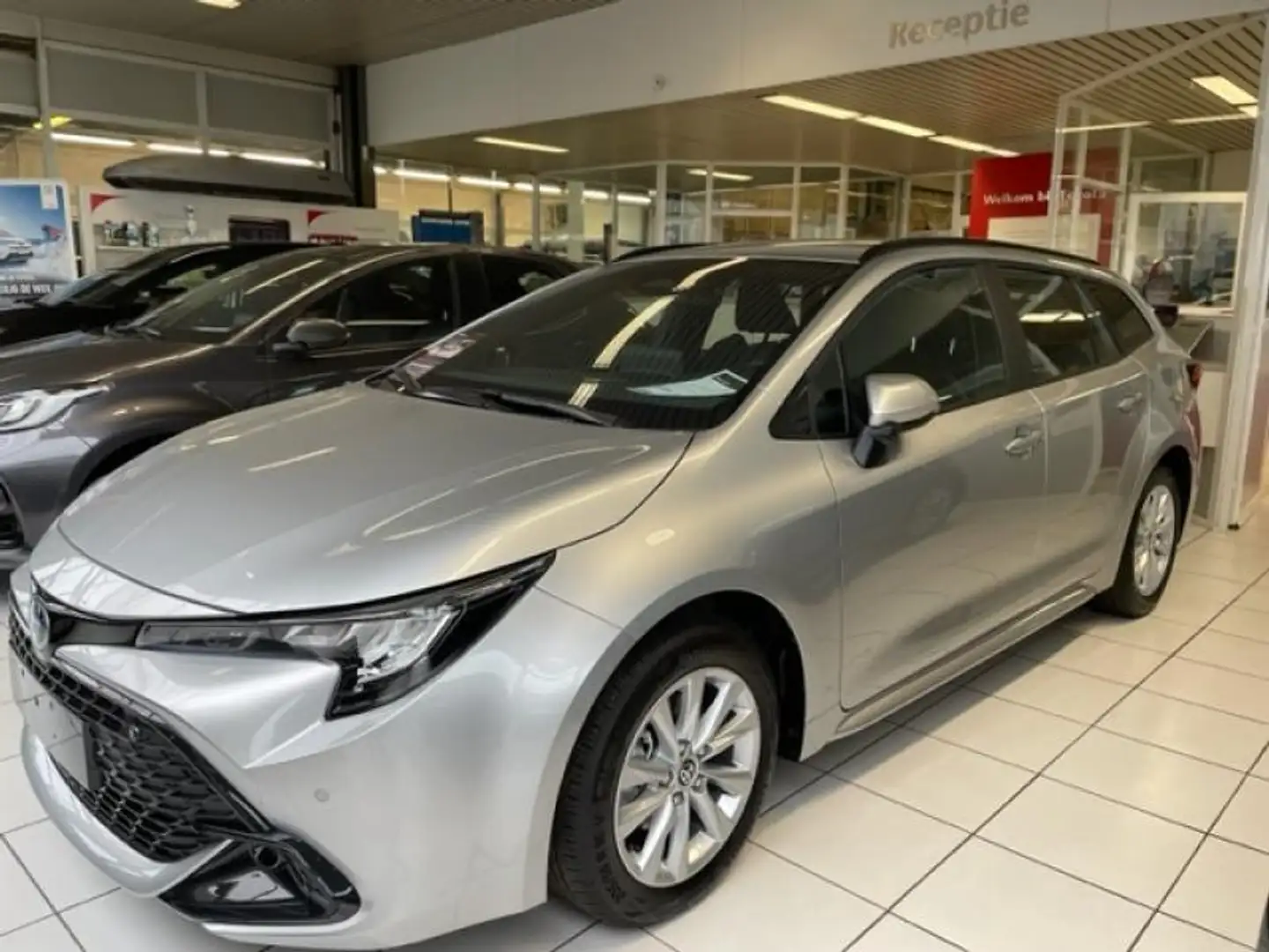 Toyota Corolla Dynamic & Business pack + Navi Corolla Touring Spo Ezüst - 2