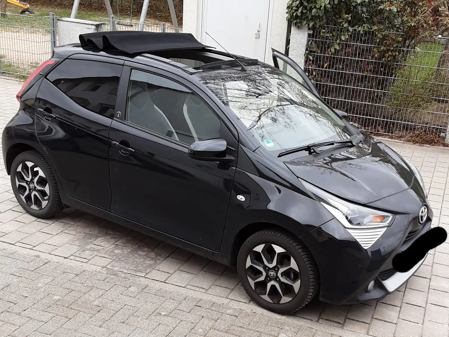 Toyota Aygo Aygo x-play Team Deutschland Schwarz - 1