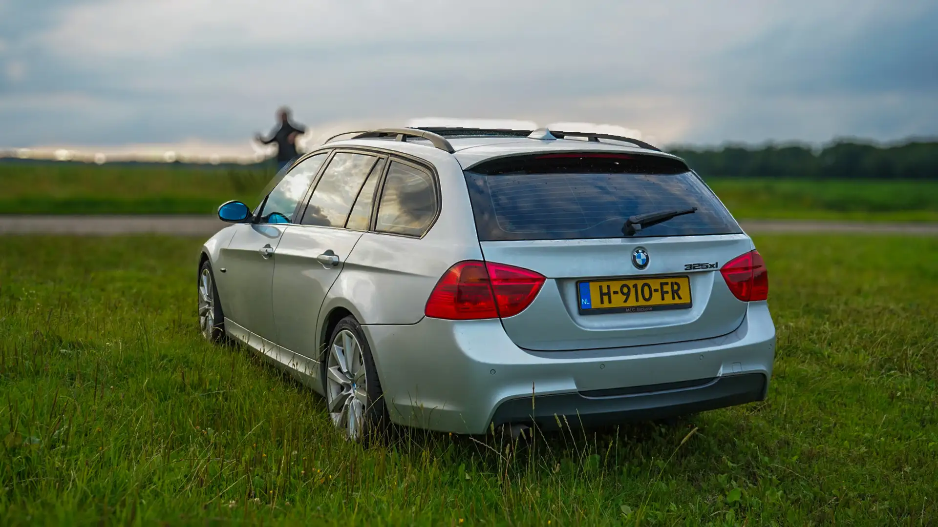 BMW 325 BMW 325XI M-Pakket | Automaat | Carplay | Keyless Zilver - 2