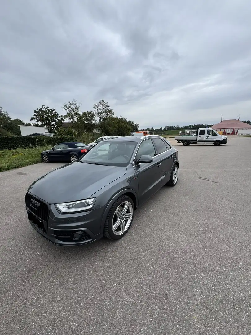 Audi Q3 2.0 TDI quattro S tronic Grau - 2