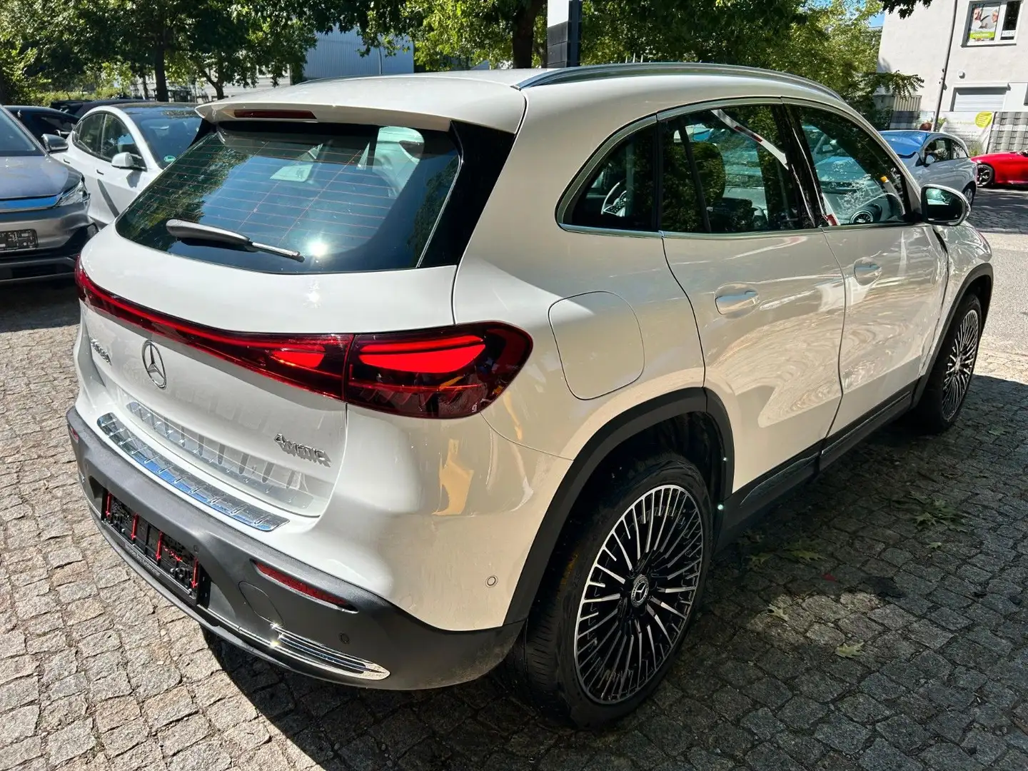 Mercedes-Benz EQA -Klasse EQA 300 4Matic Wit - 2