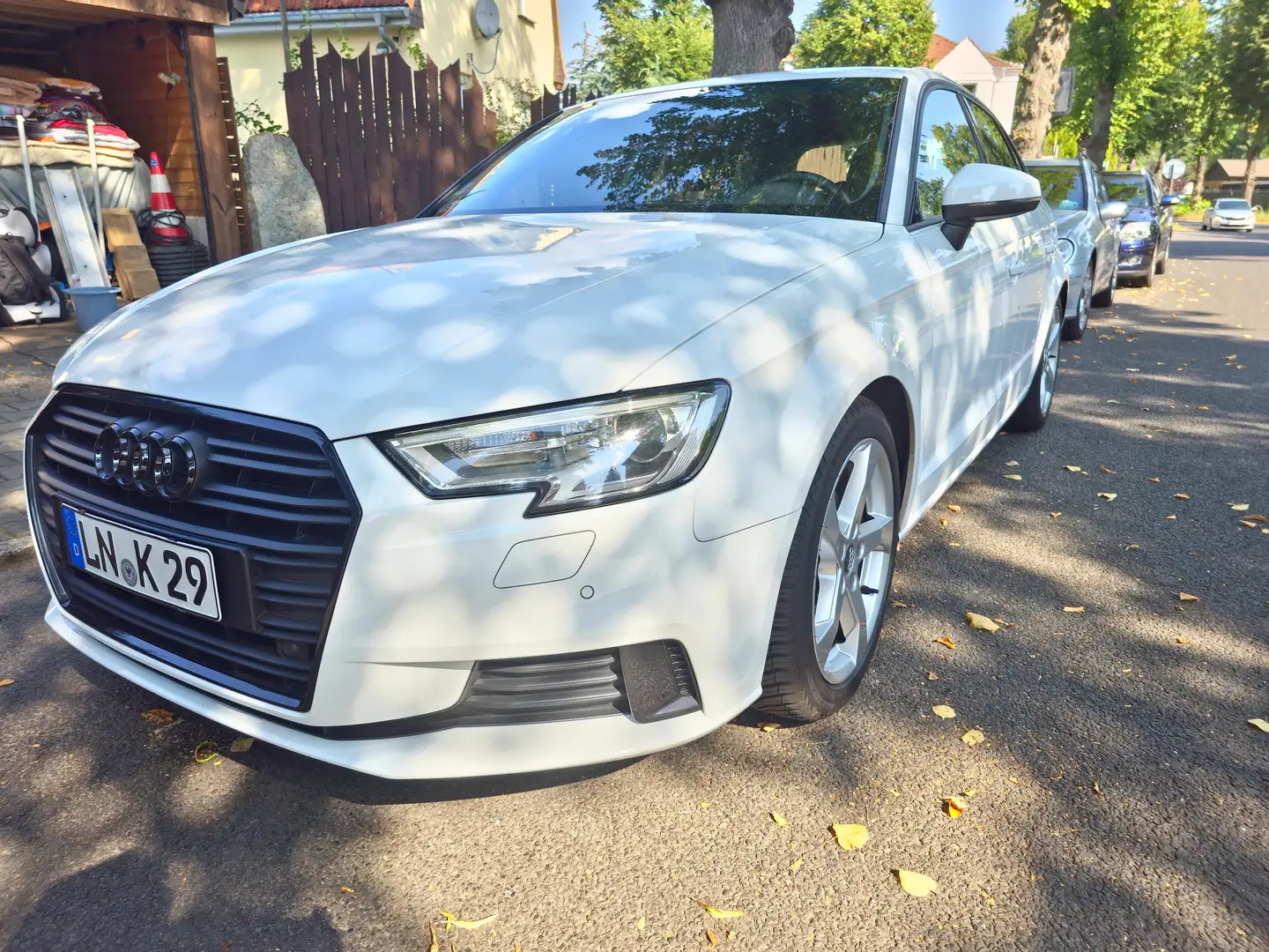 Audi A3 sport Weiß - 1