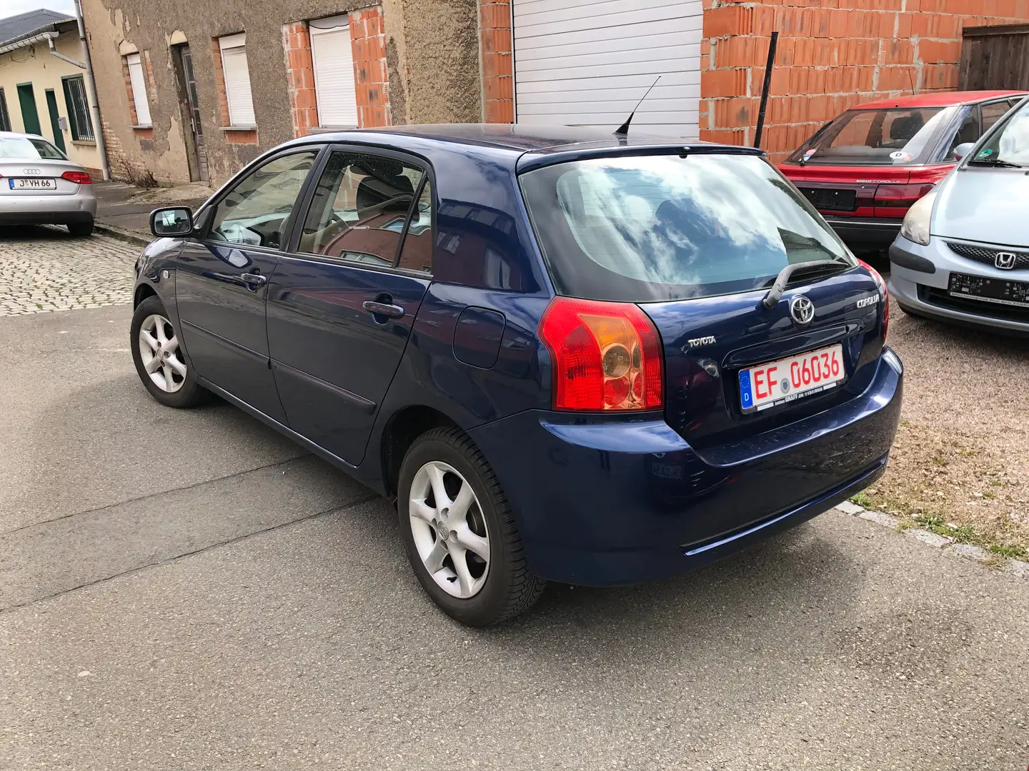 Toyota Corolla Corolla 5-Türer 1.4 VVT-i Sol / Klimaautomatik Blau - 1