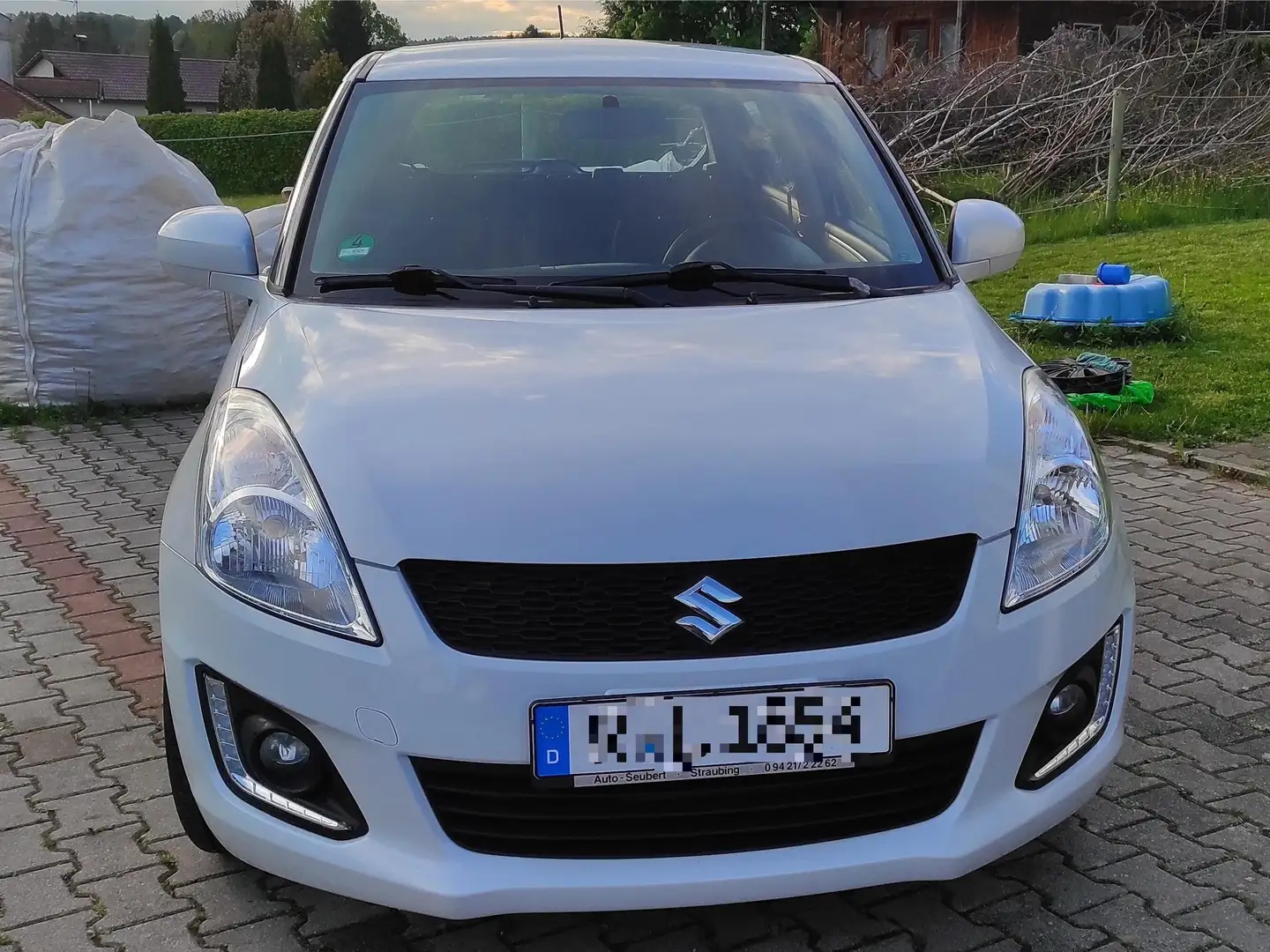 Suzuki Swift Swift  5-Türer 1.2 94 PS Top Zustand , Tempomat Weiß - 2