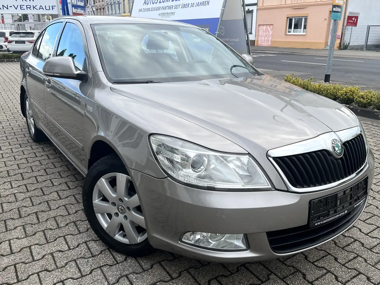 Skoda Octavia 1.6 TDI Family*LM16"Allwetter*Klima* Beige - 2
