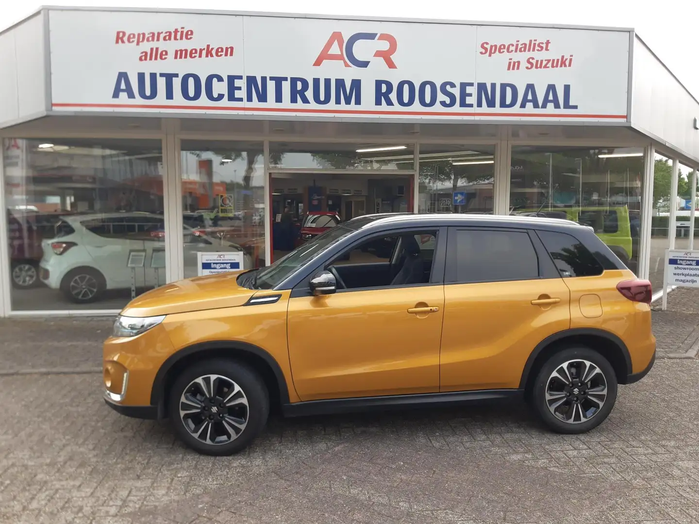 Suzuki Vitara 1.4 Boosterjet Style Smart Hybrid luxe uitvoering Geel - 2