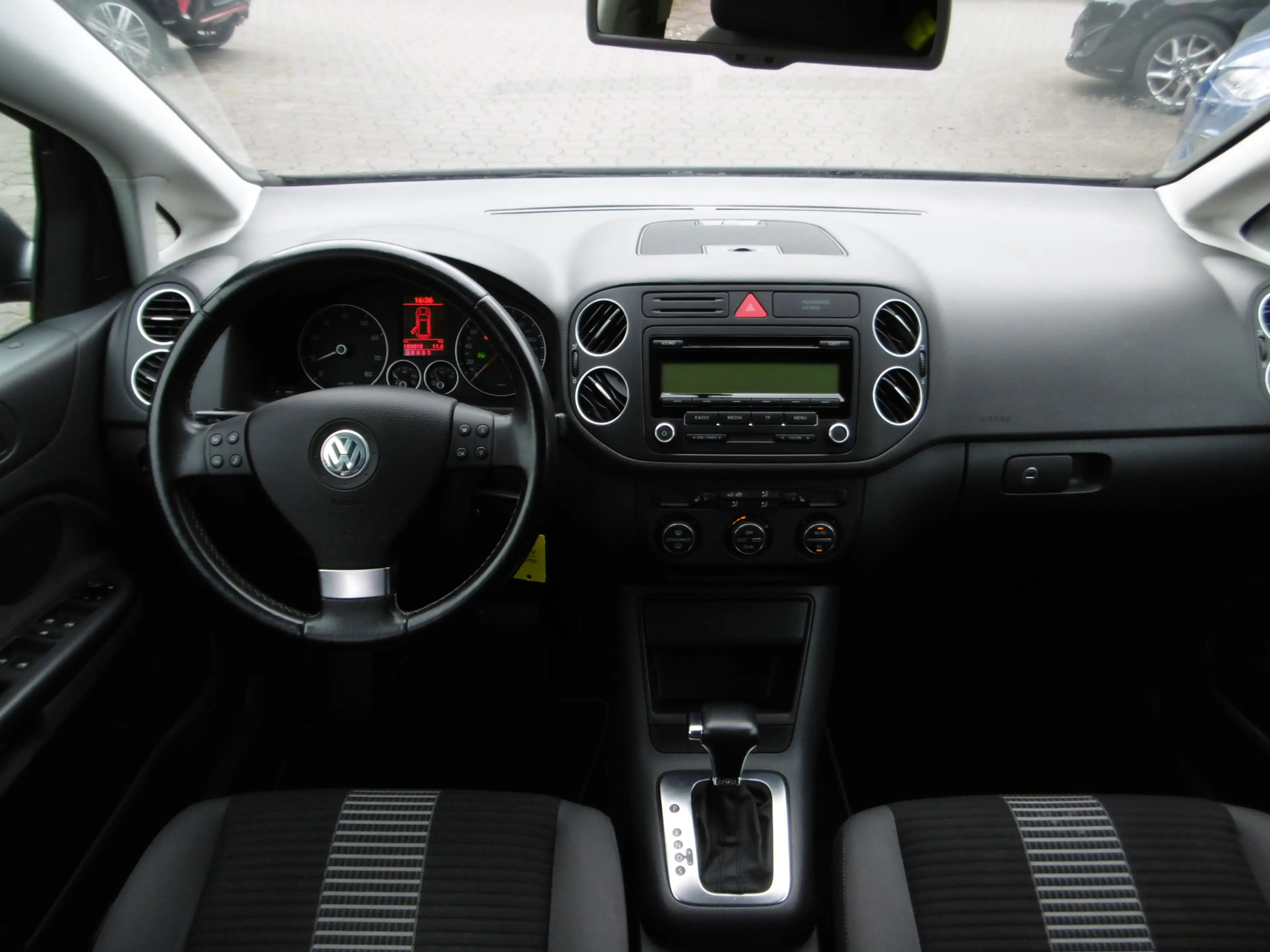 Volkswagen Golf Plus 1.4 TSi United Automatik Tempomat PDC — photo 6