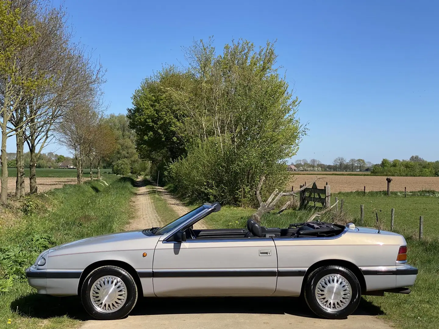 Chrysler Le Baron LeBaron 3.0i V6 LX CONVERTIBLE, NL AUTO, 93.000KM Beige - 2