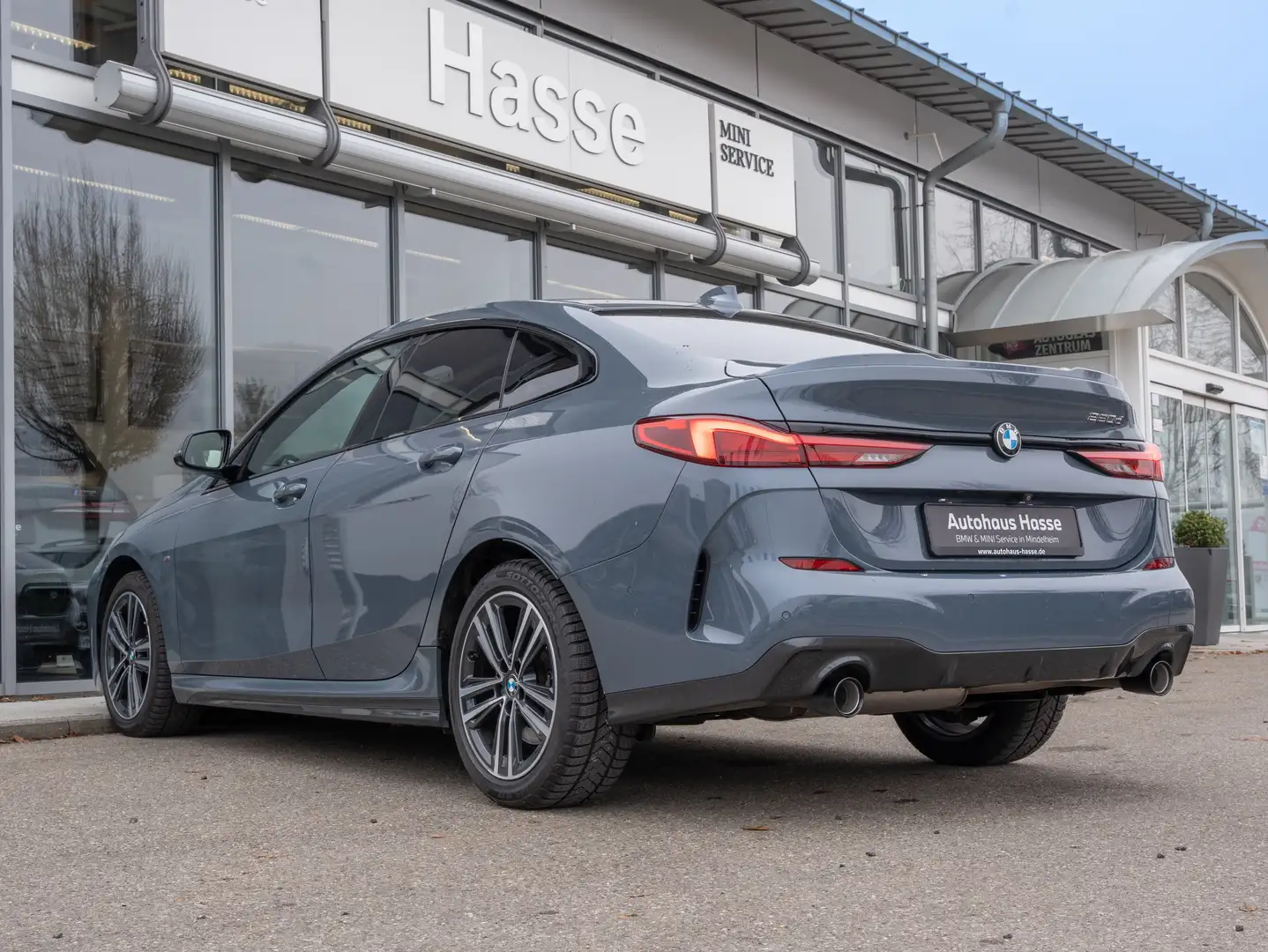 BMW 220 d Gran Coupé M-Sport +19Z PANO M-Sitz KOMFZUG Grau - 2