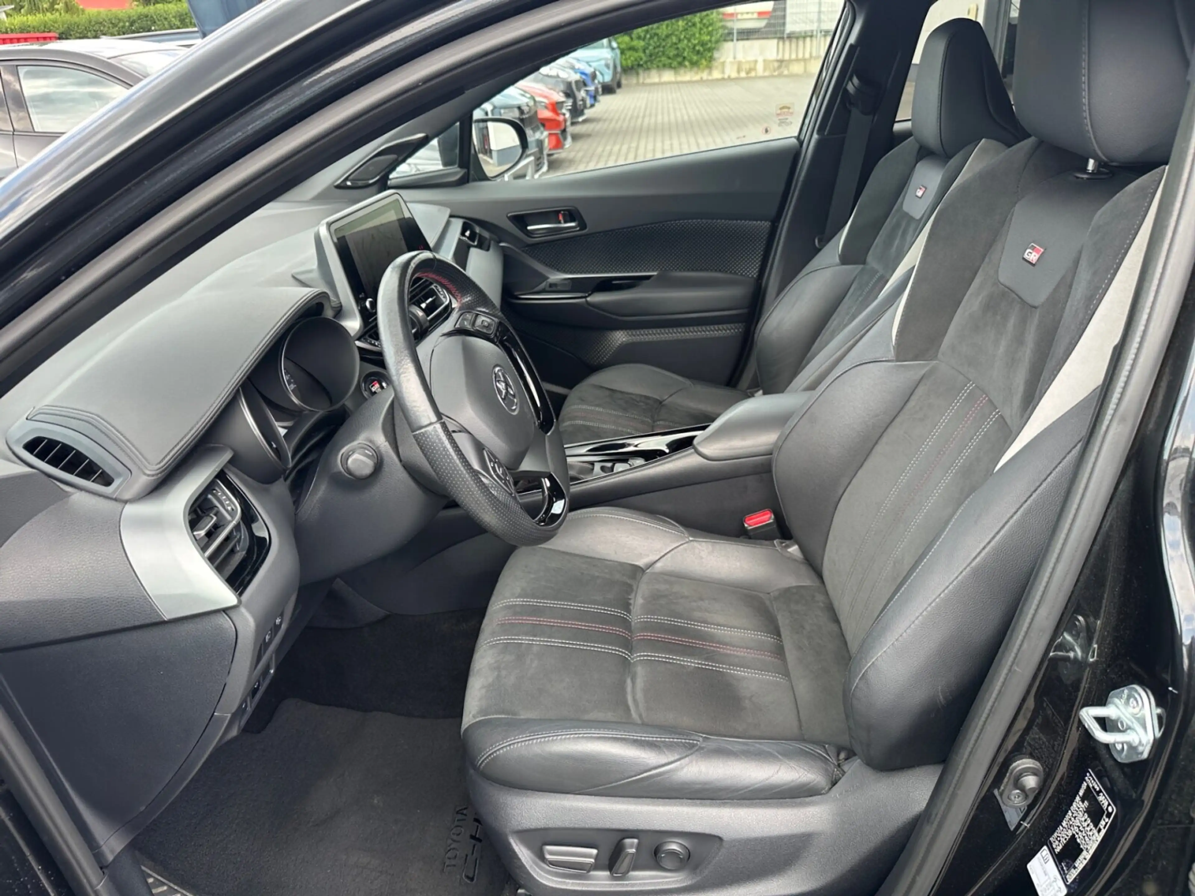 Toyota C-HR+ C-HR 2.0 Hybrid GR Black Edition Navigation Navi — photo 7