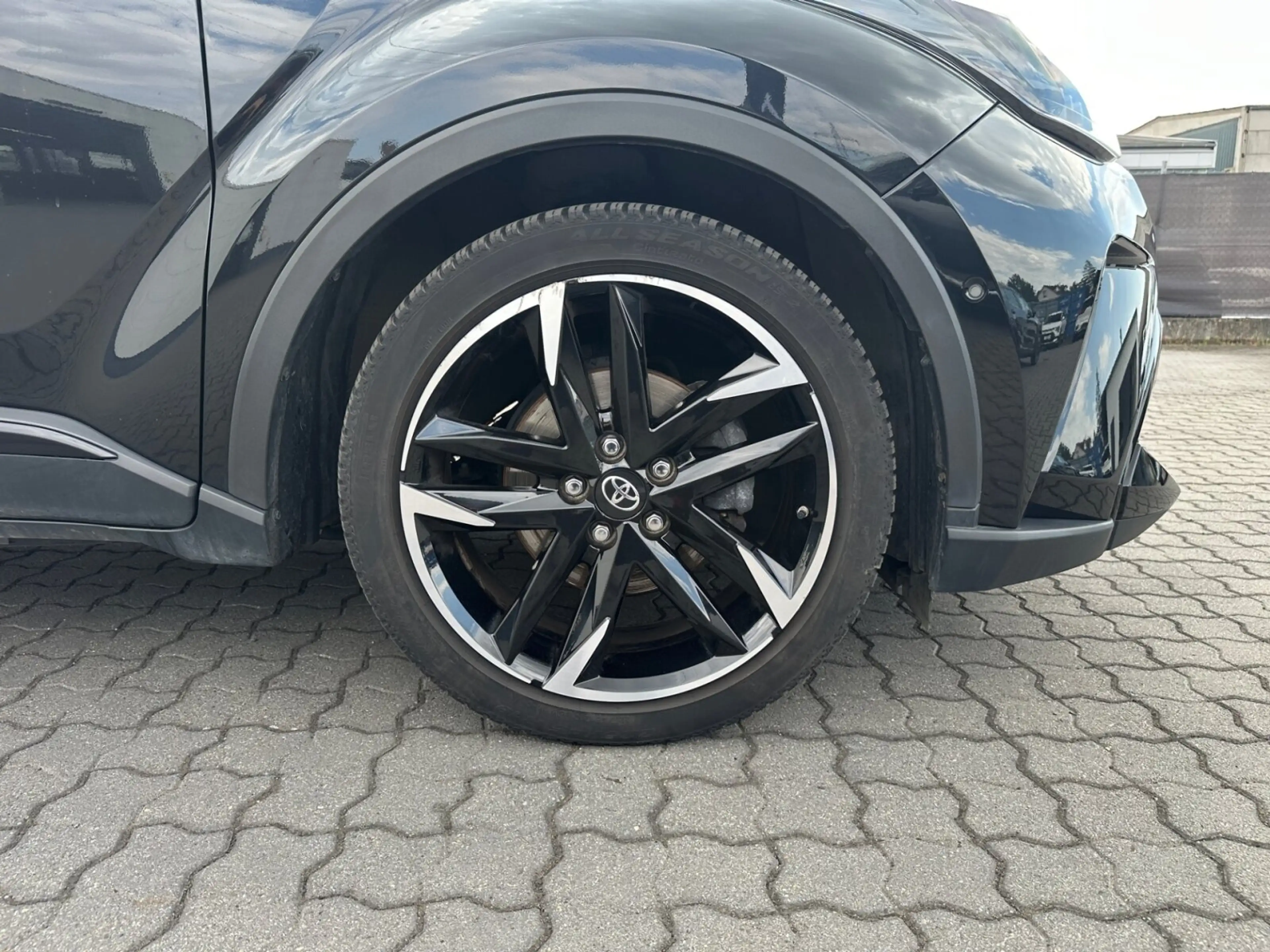 Toyota C-HR+ C-HR 2.0 Hybrid GR Black Edition Navigation Navi — photo 13