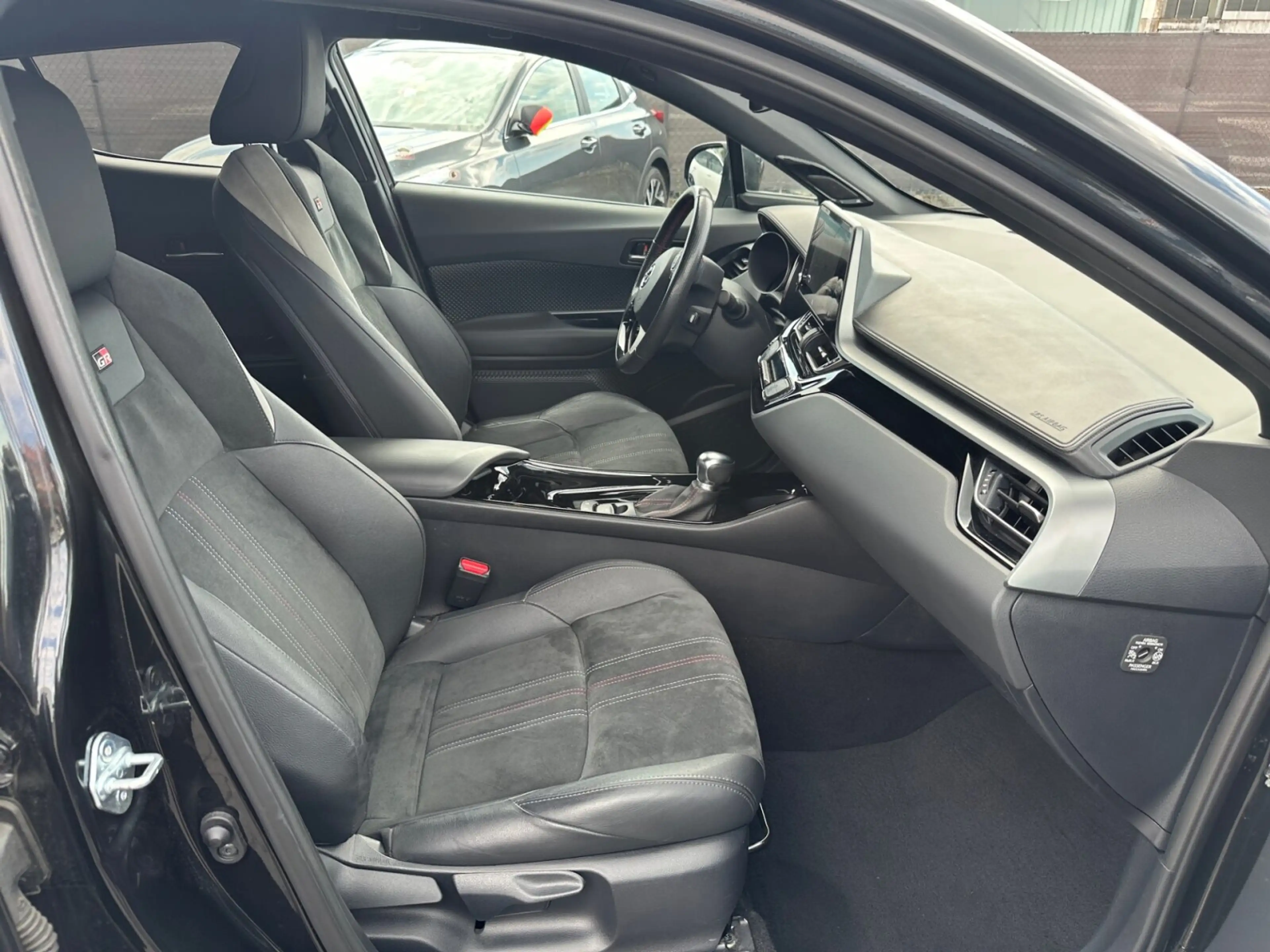 Toyota C-HR+ C-HR 2.0 Hybrid GR Black Edition Navigation Navi — photo 9