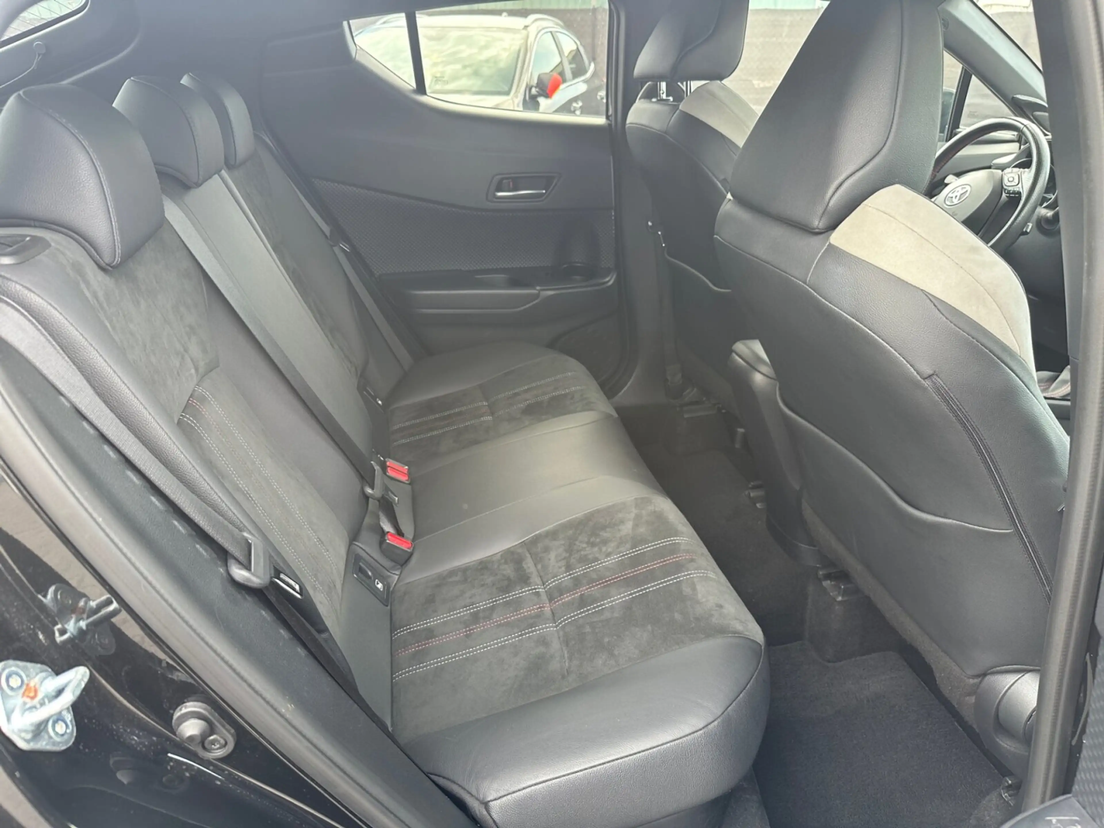 Toyota C-HR+ C-HR 2.0 Hybrid GR Black Edition Navigation Navi — photo 10