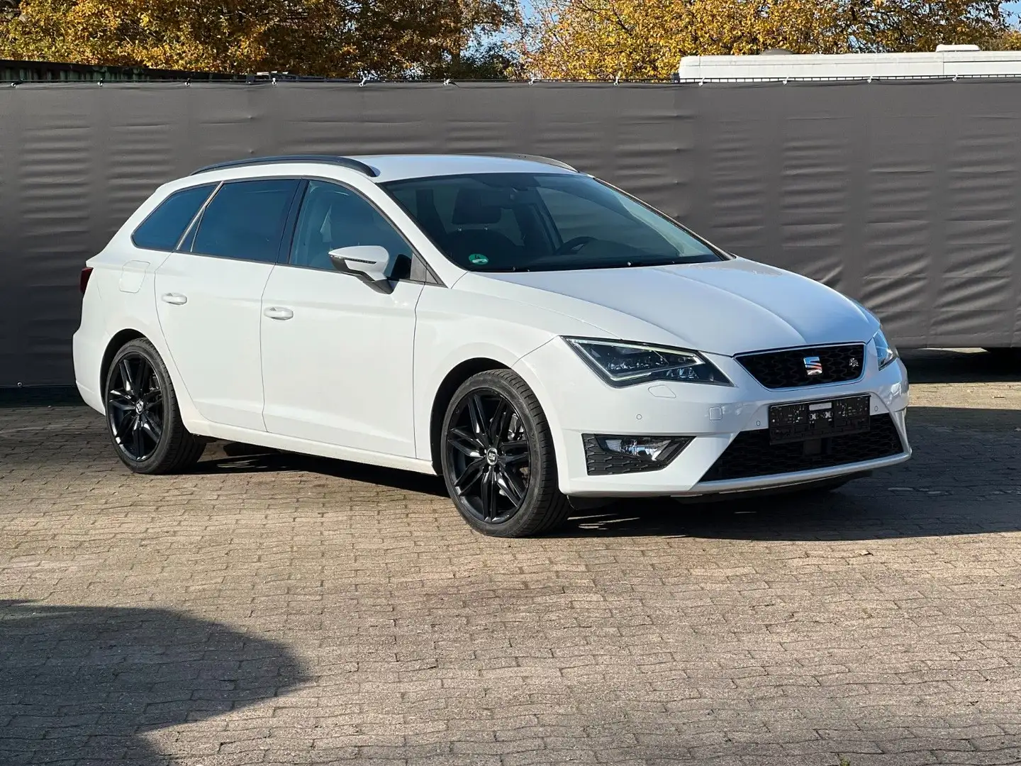 SEAT Leon ST FR/1HAND/Navi/PDC Blanc - 1