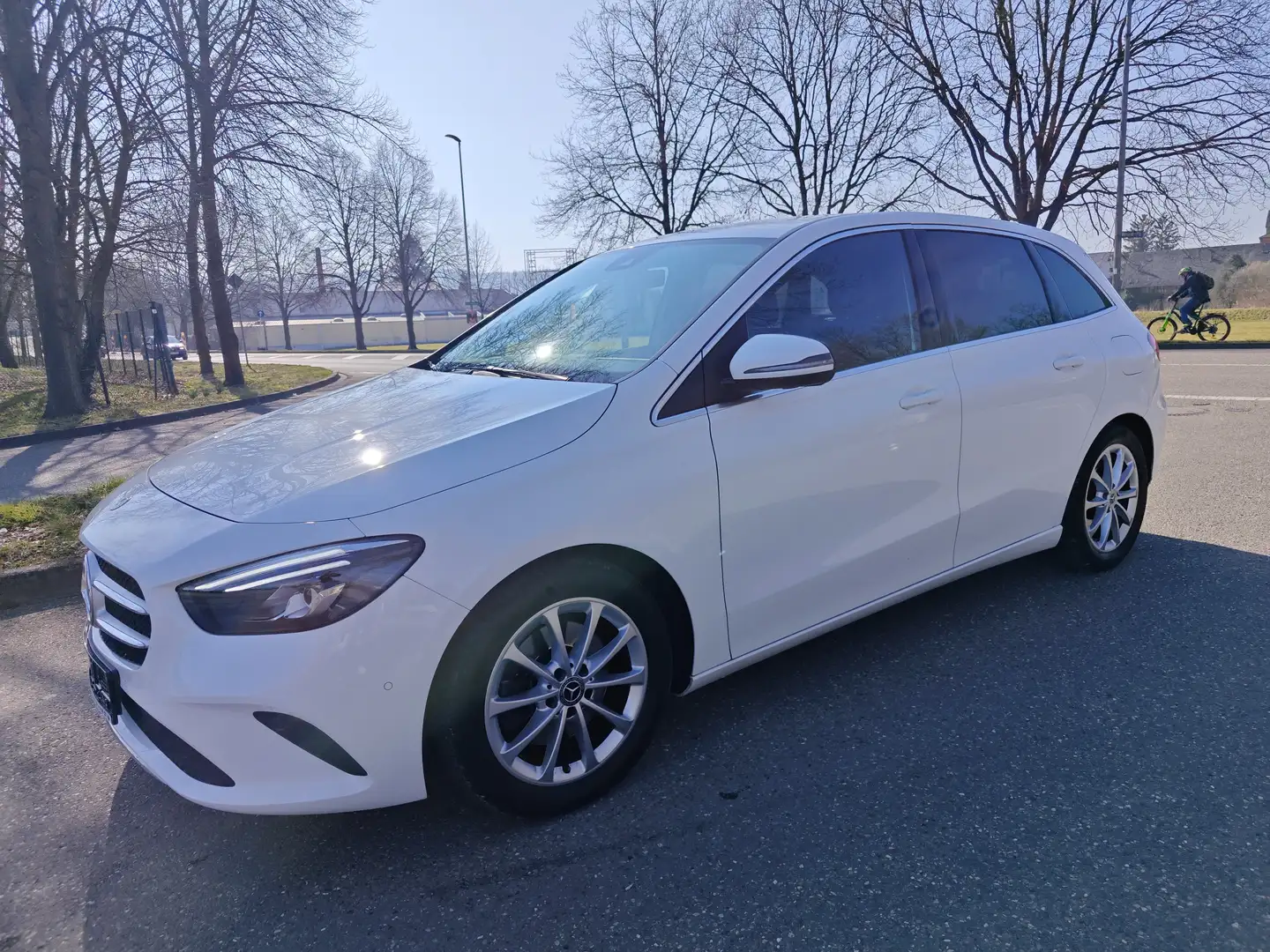 Mercedes-Benz B 220 B 220 Widescreen DCT Lenkrad Heizung Weiß - 1