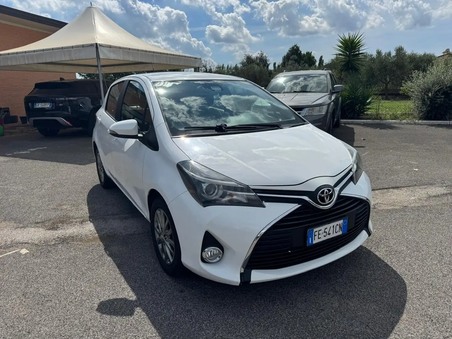 Toyota Yaris YARIS 1.0 VVT-I BENZINA 69CV 5 PORTE LOUNGE 2016 Bianco - 2