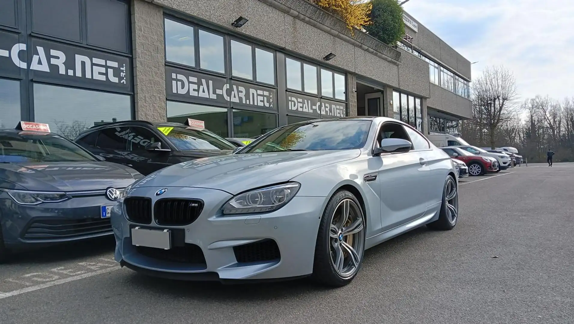BMW M6 Coupé srebrna - 1