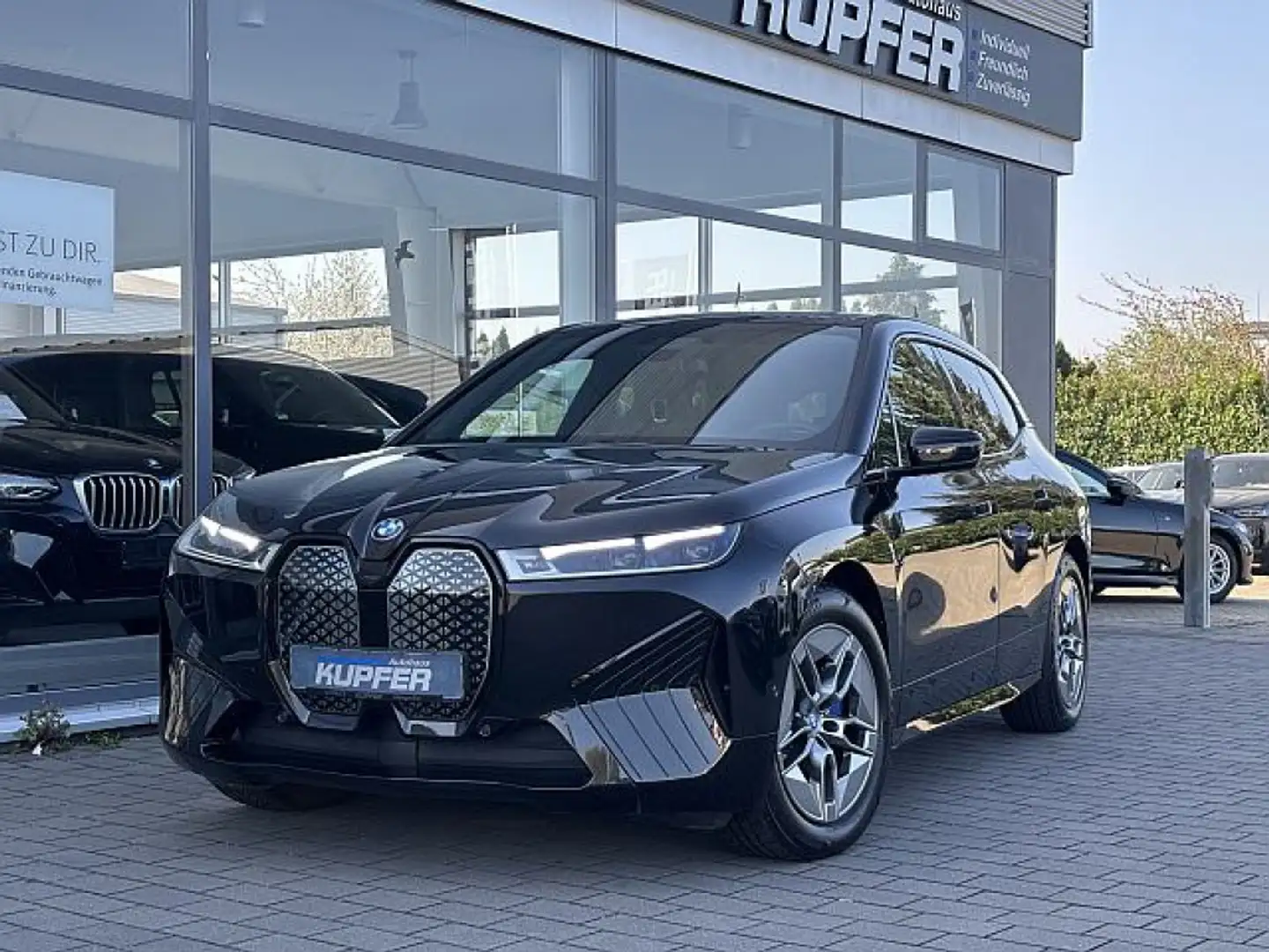 BMW iX xDrive50 Sportpak.AHK°-LASER°PANO°Sitzbelü Negro - 1