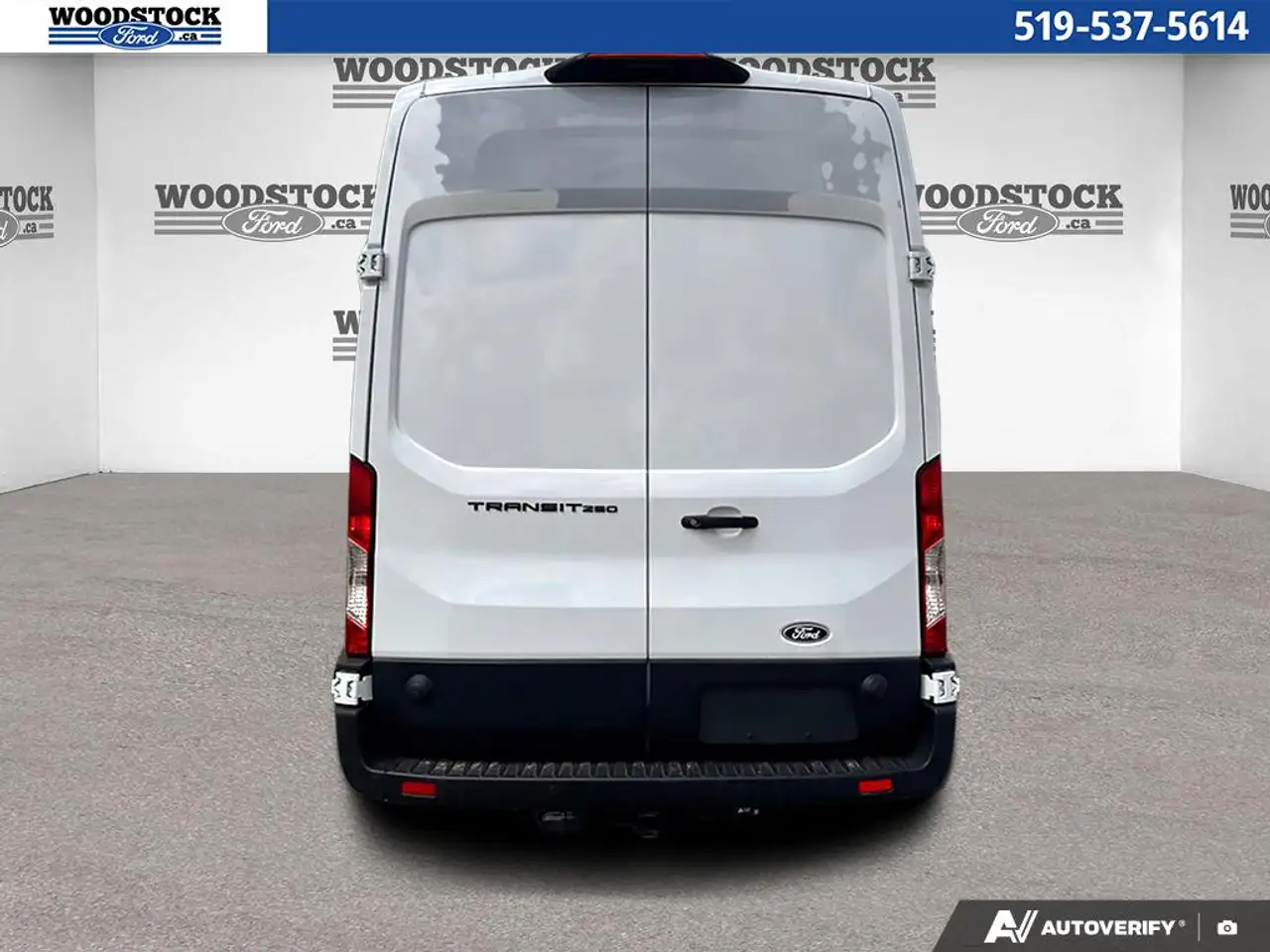 Ford Transit Cargo Van снимка Ford Transit Cargo Van
