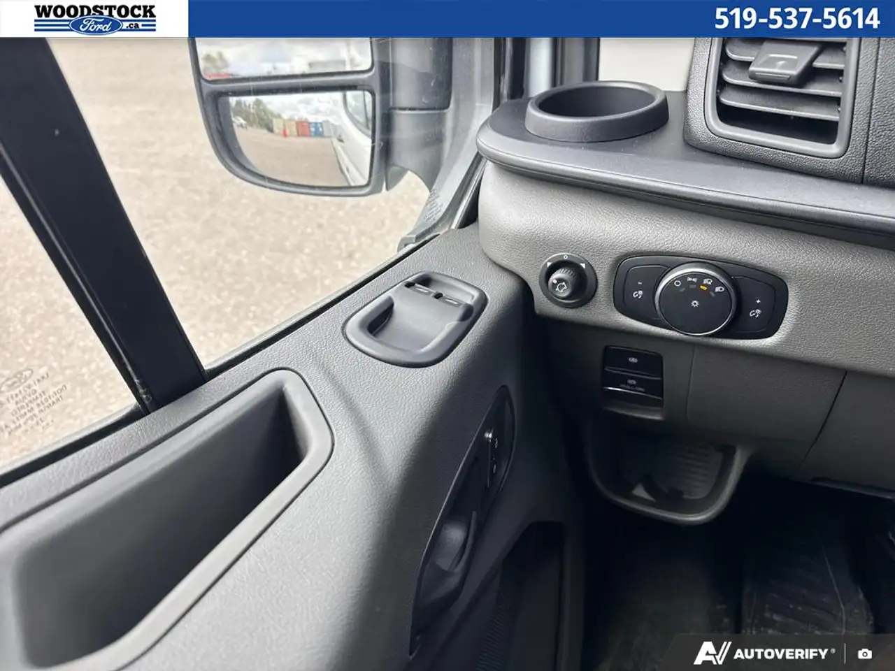 Ford Transit Cargo Van снимка Ford Transit Cargo Van