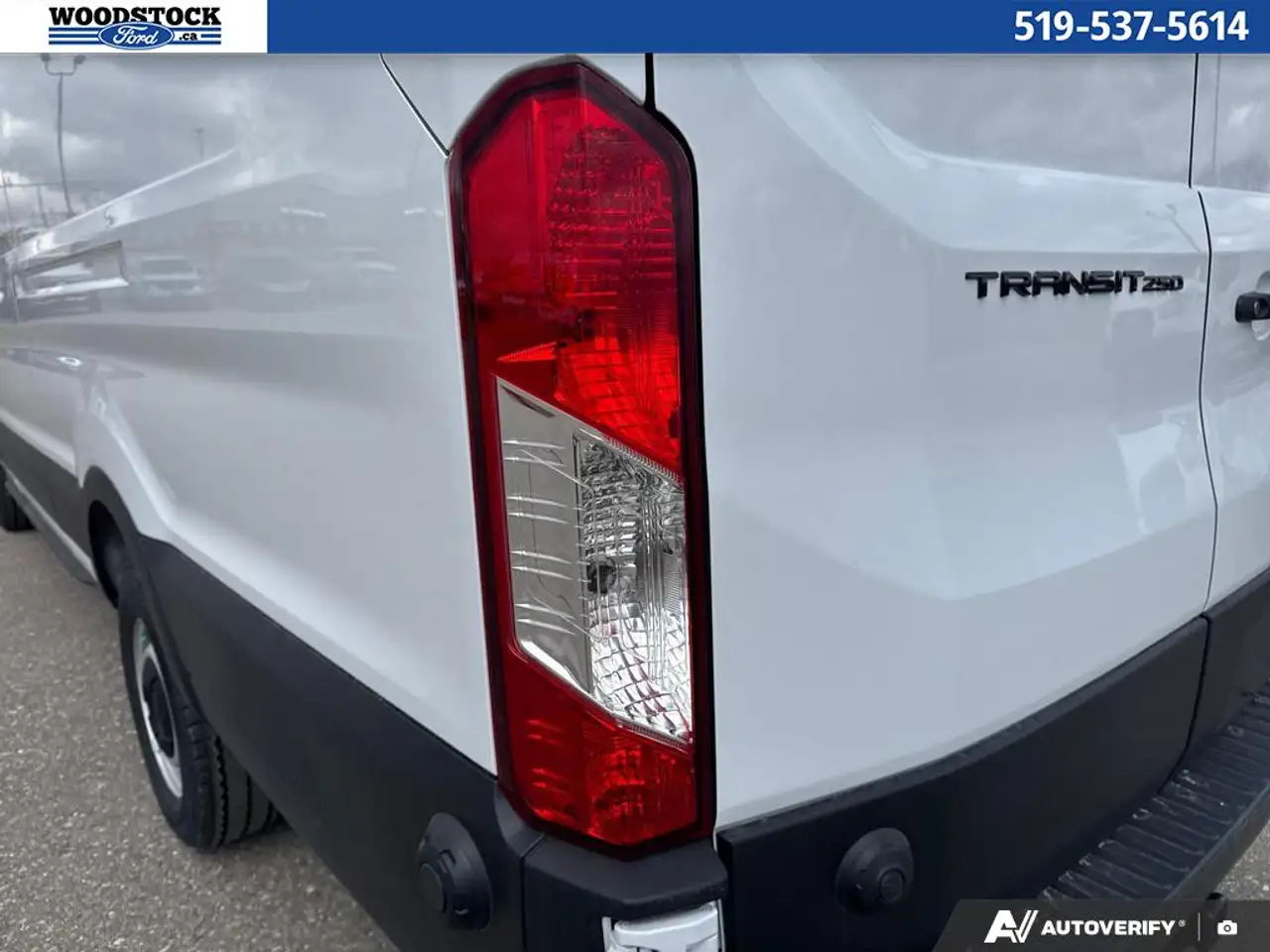 Ford Transit Cargo Van снимка Ford Transit Cargo Van
