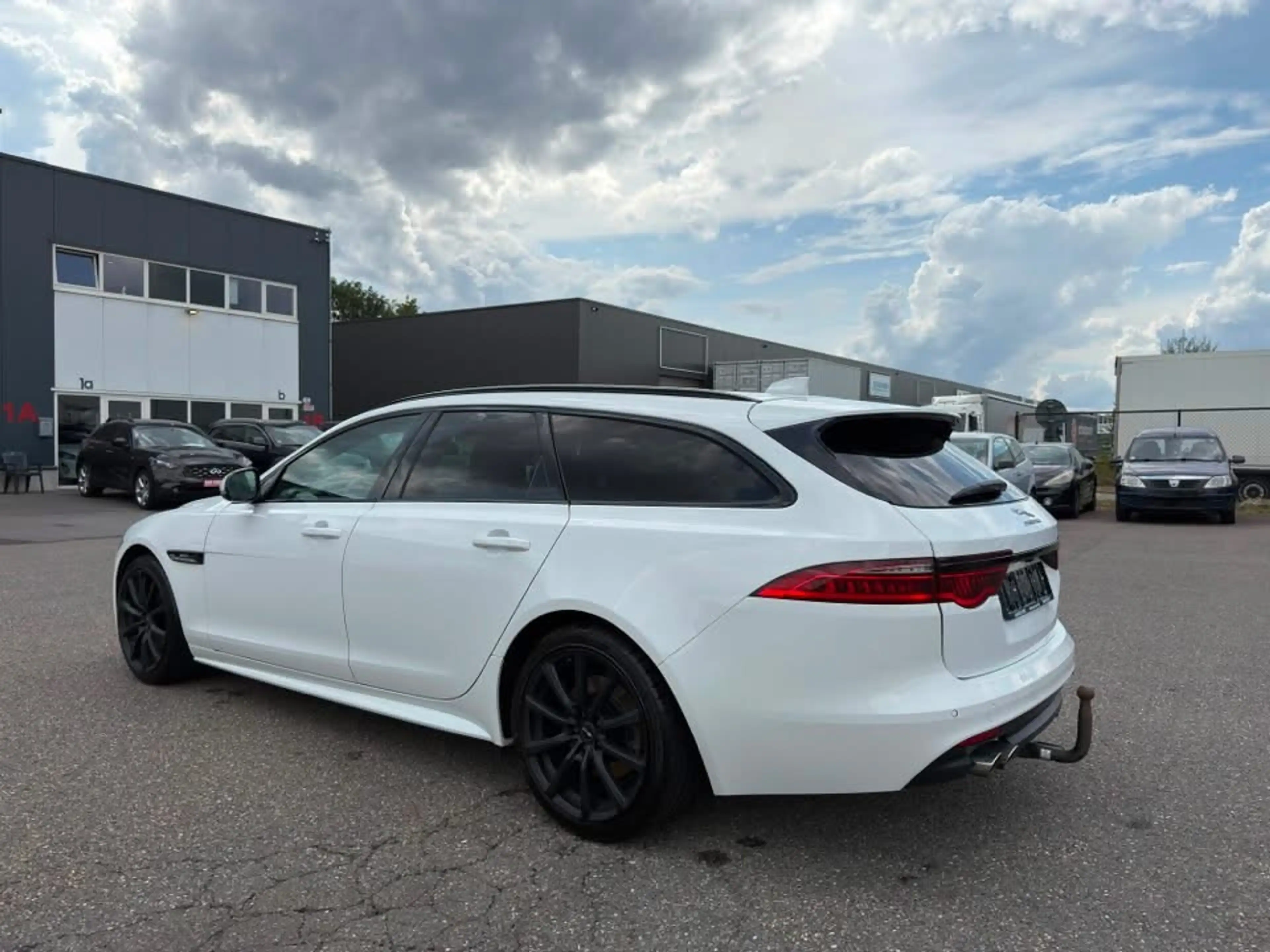 Jaguar XF XF Sportbrake 2.0 D Business Edition R-Sport GARANTIE – XENON – CAMERA – ZEER NETTE WAGEN — photo 9