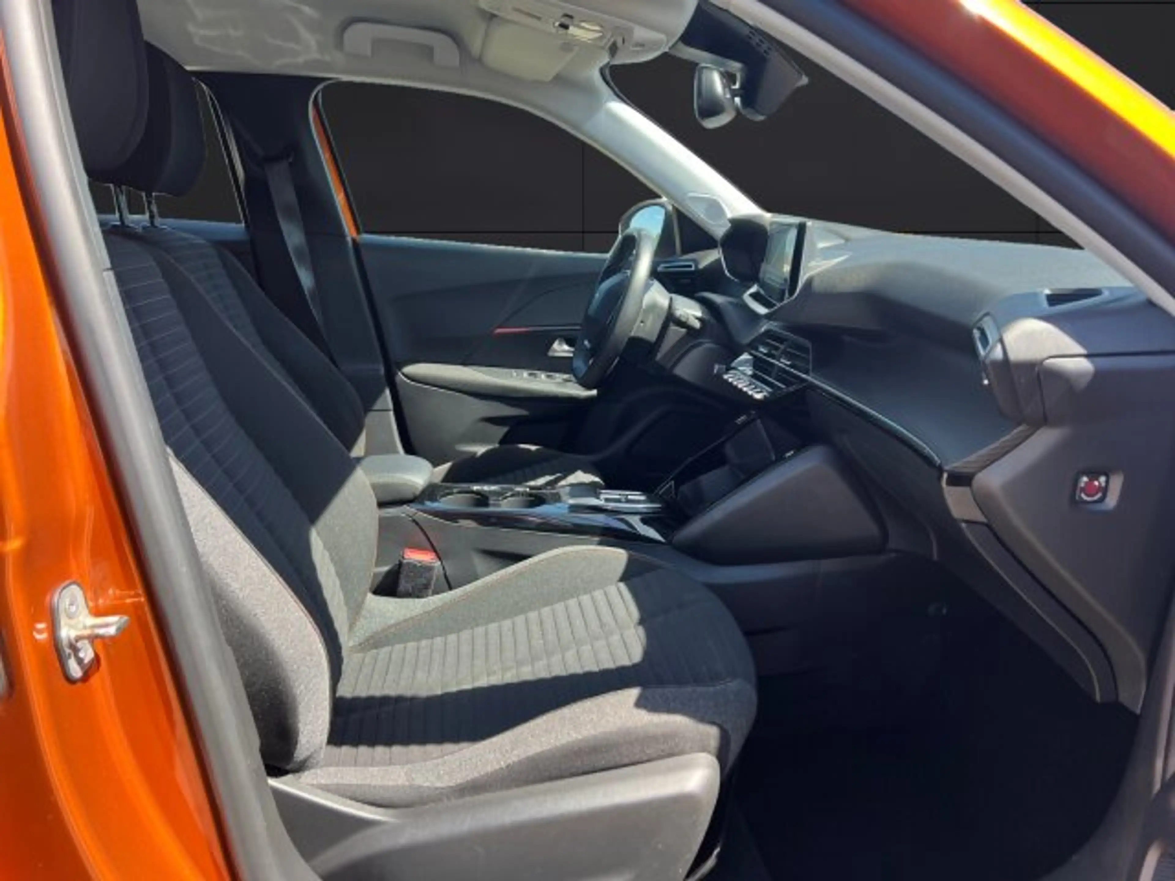 Peugeot e-2008 e-2008 Active Pack 136 +180°Kamera+Sitzheizung+ — photo 9