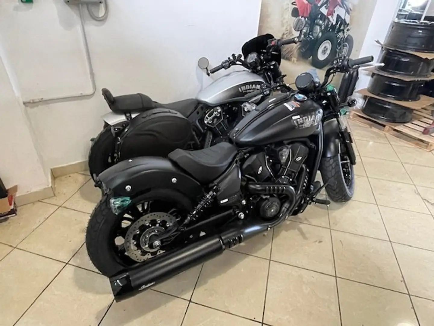 Indian Scout Scout Bobber Limited +Tech 2025 Noir - 2