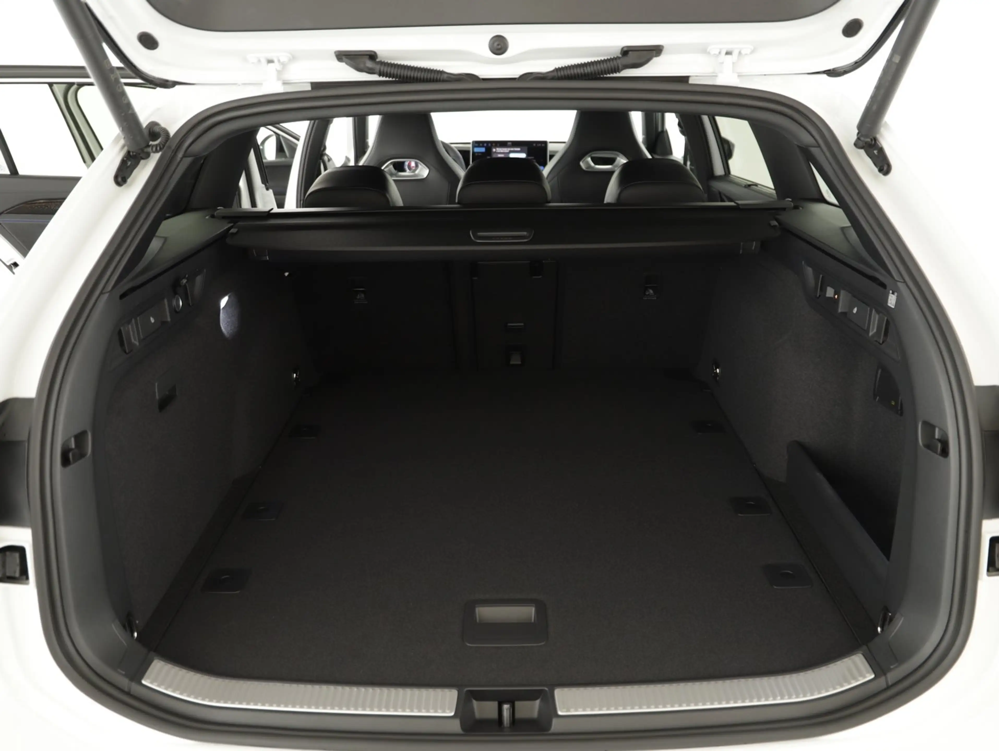 Volkswagen Passat Variant Sport eTSI DSG — photo 4