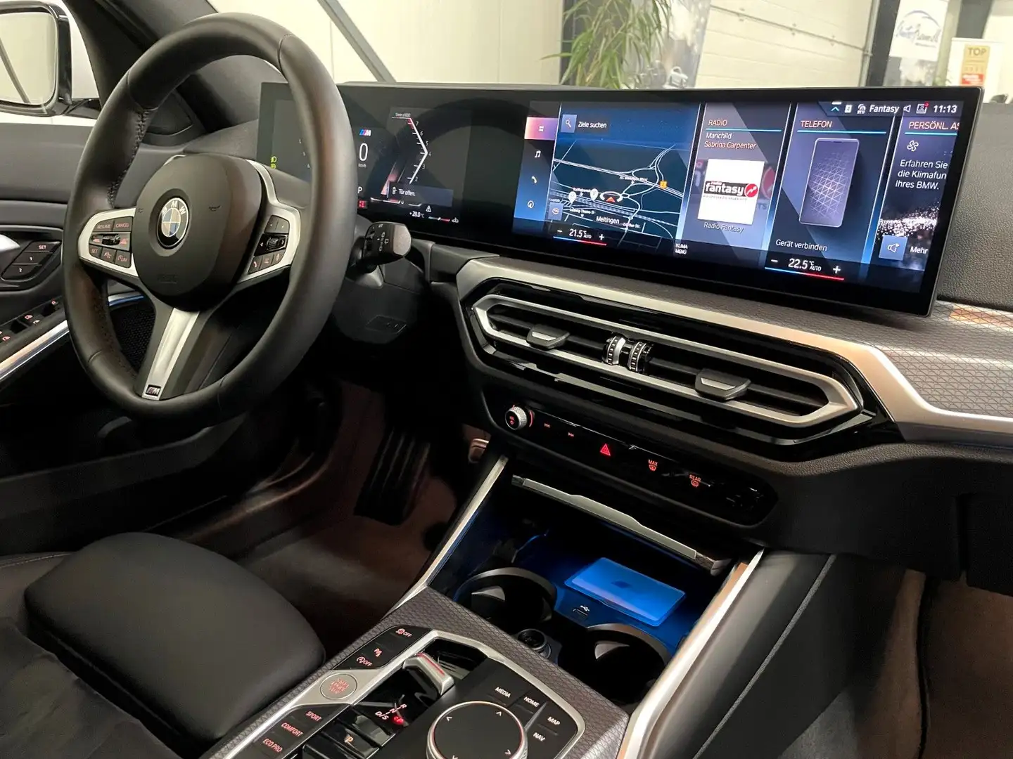 BMW 330 i M Sport *Pano*19 Zoll*ACC*HuD*Ad.FW*M SB* Wit - 2