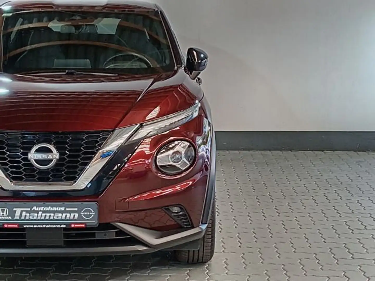 Nissan Juke 1.0 DIG-T 7DCT N-Connecta, Navi, Winter-Pak Rood - 2