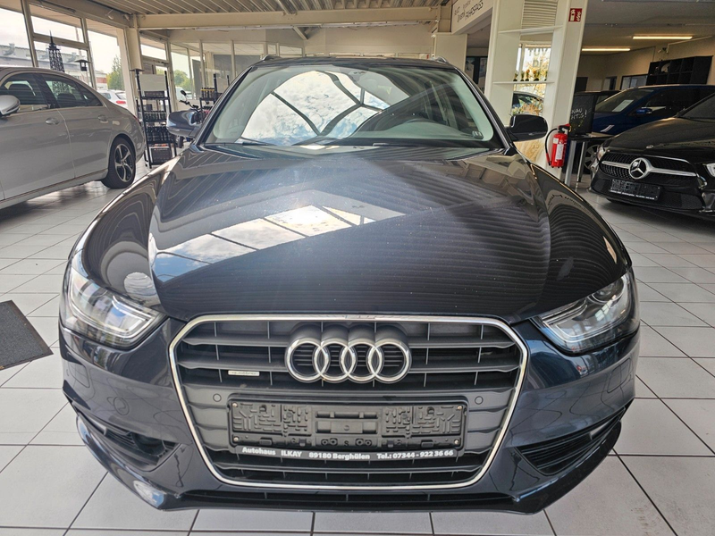 Audi A4 Avant quattro Panoroma Standheizung — photo 2