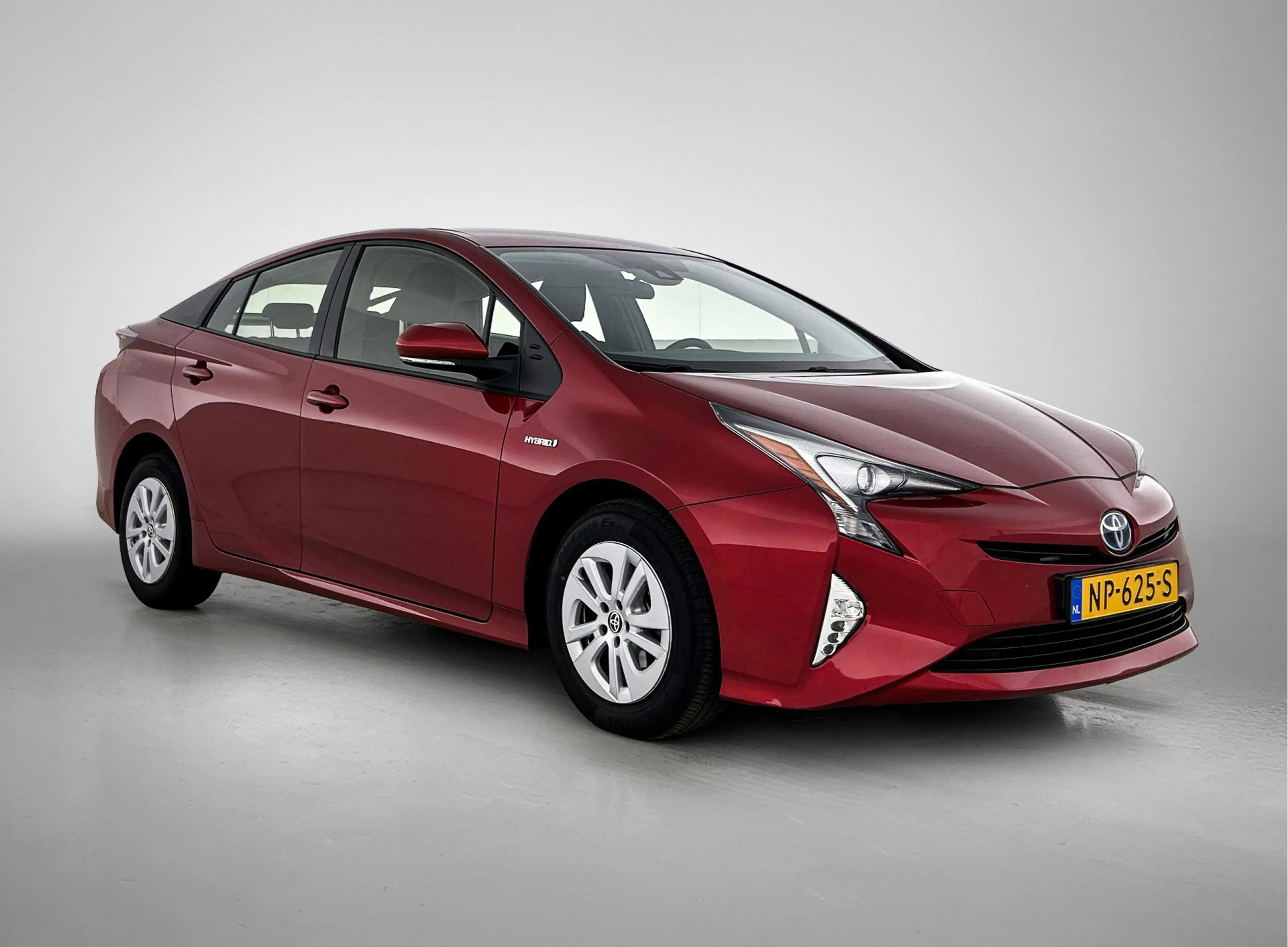 Toyota Prius 1.8 Aspiration — photo 13