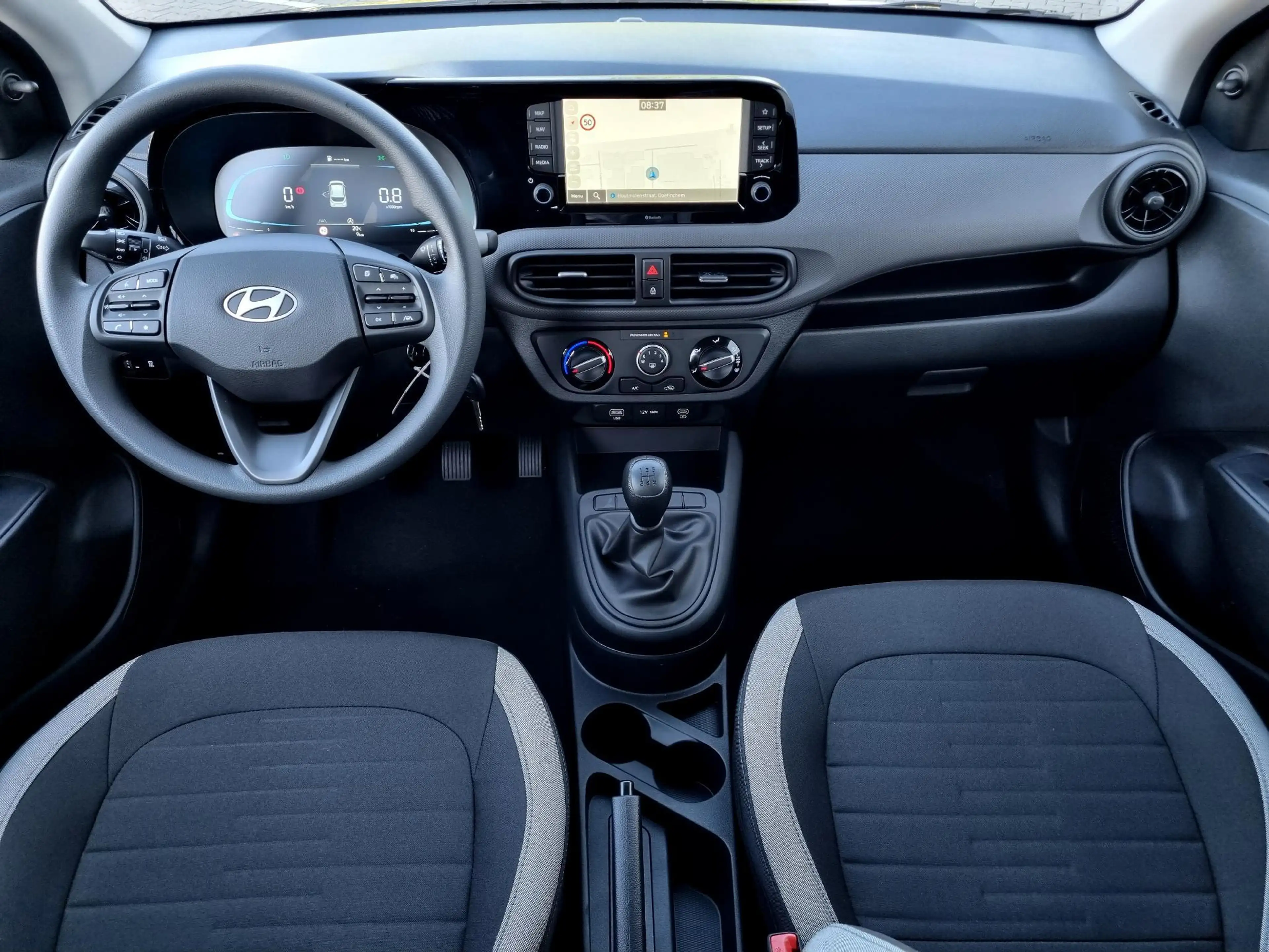 Hyundai i10 1.0 Comfort / Navigatie / Achteruitrijcamera / Par — photo 19