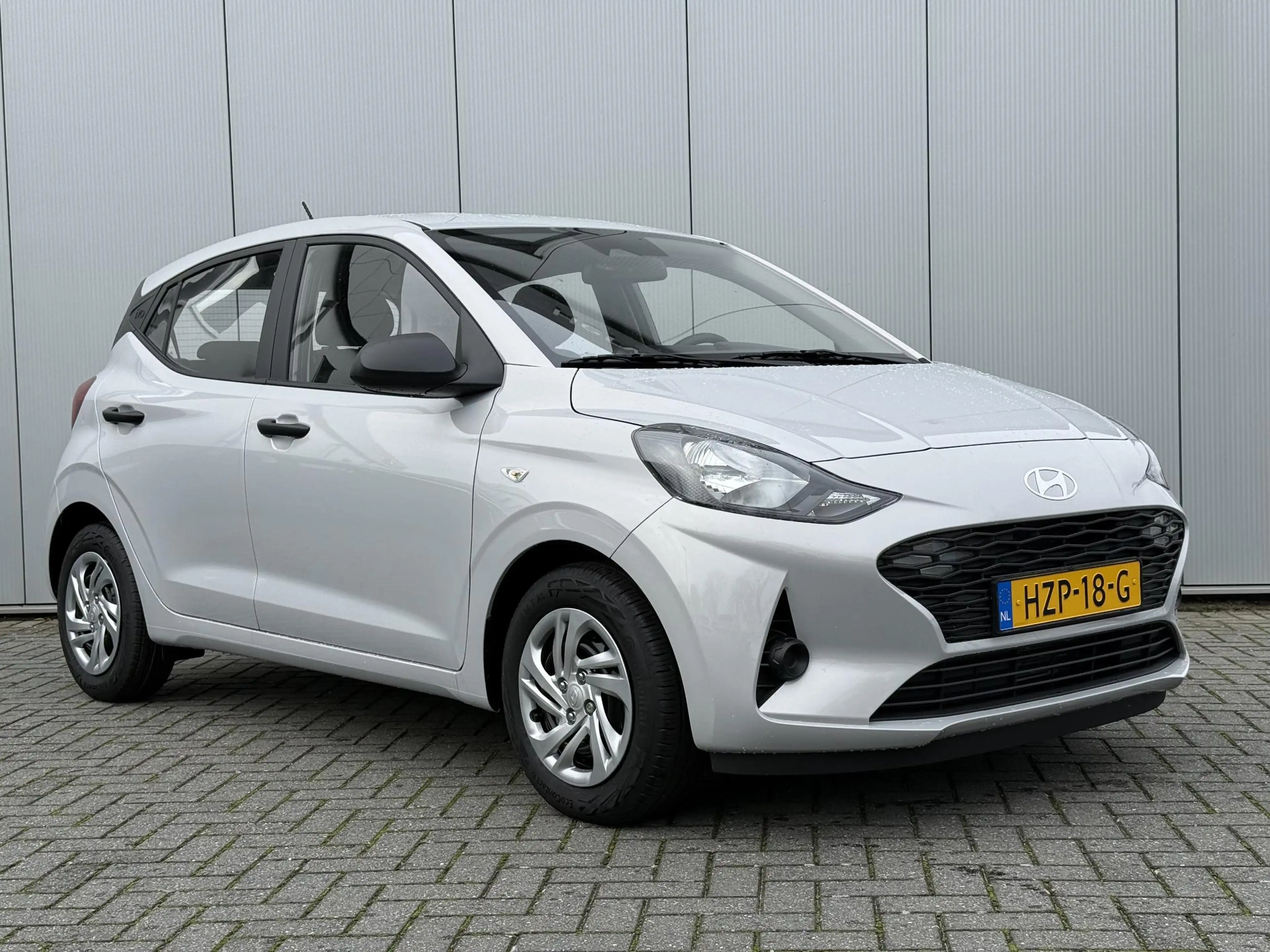 Hyundai i10 1.0 Comfort / Navigatie / Achteruitrijcamera / Par — photo 8