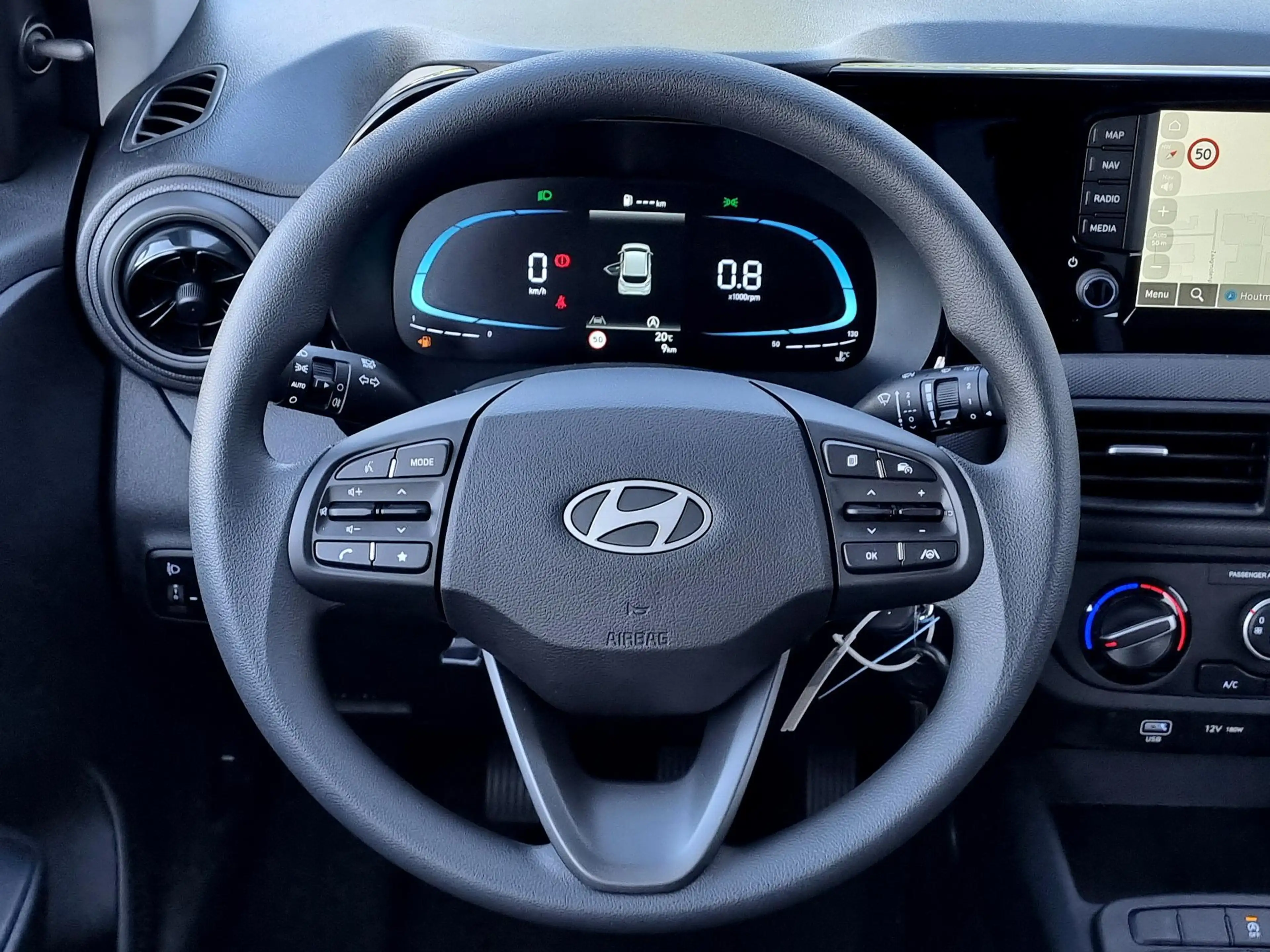 Hyundai i10 1.0 Comfort / Navigatie / Achteruitrijcamera / Par — photo 14