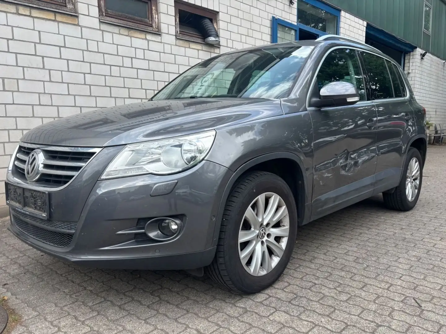 Volkswagen Tiguan Team BMT ParkAssi/AHK/ZahnriemNeu Gris - 2