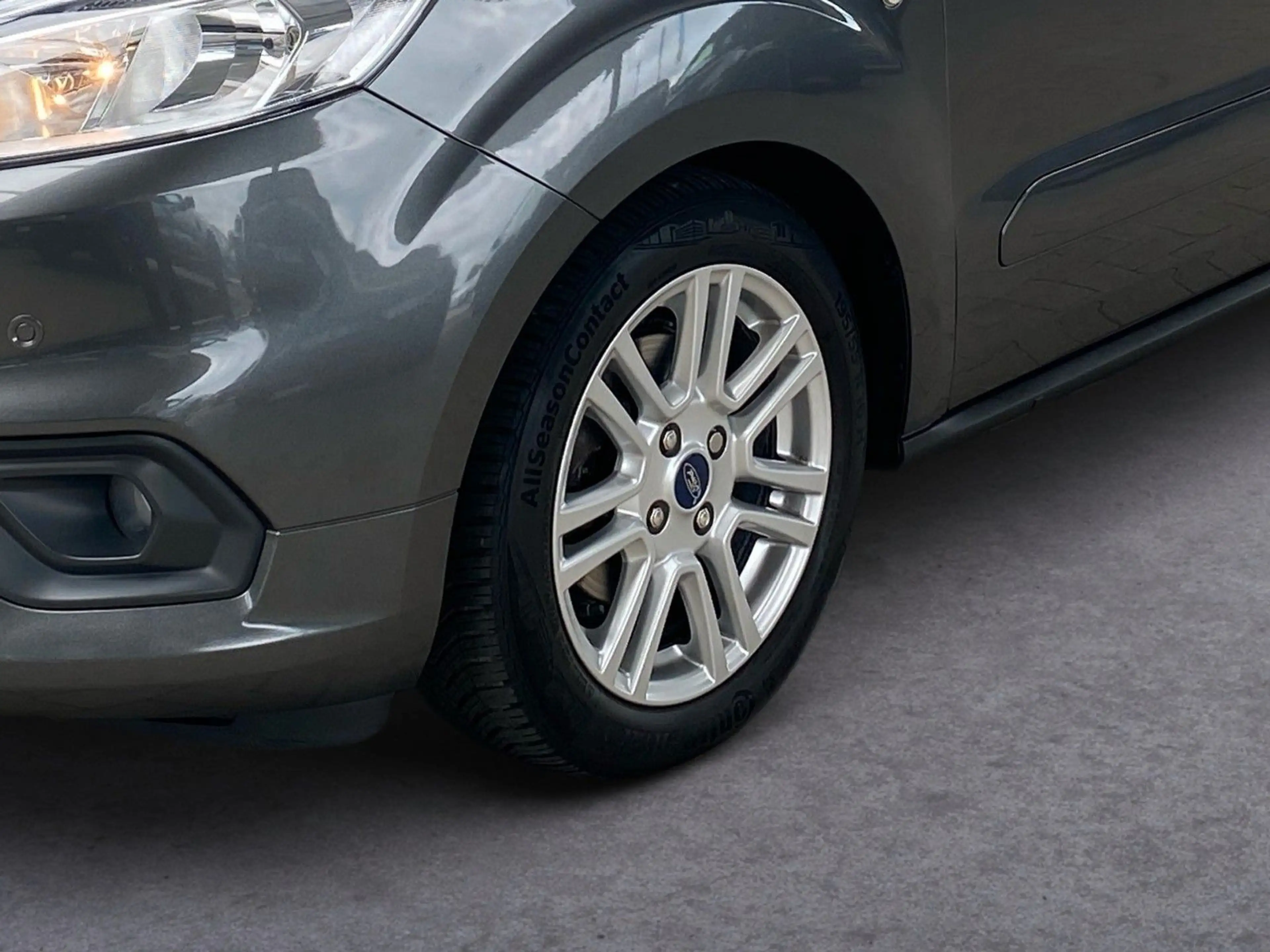 Ford Tourneo Courier Titanium, Kamera, GJR — photo 6