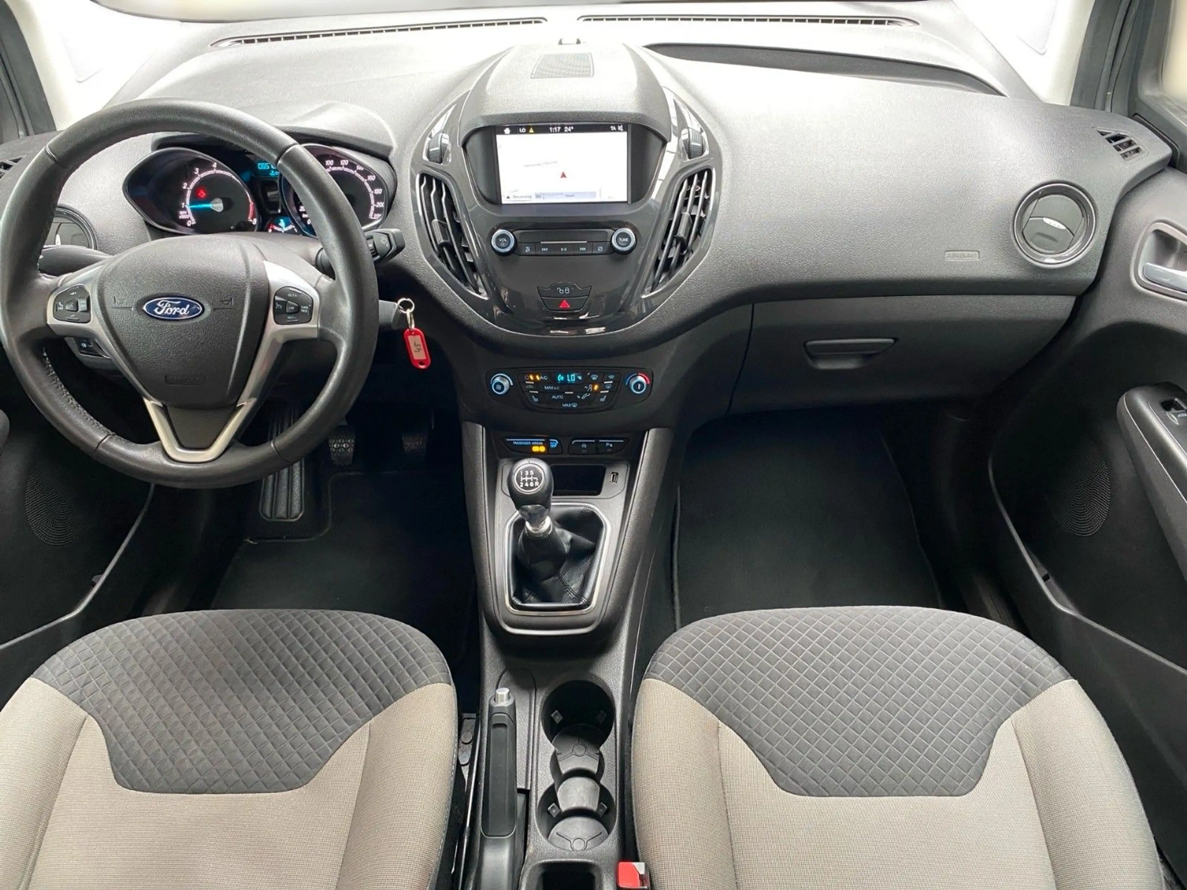 Ford Tourneo Courier Titanium, Kamera, GJR — photo 11