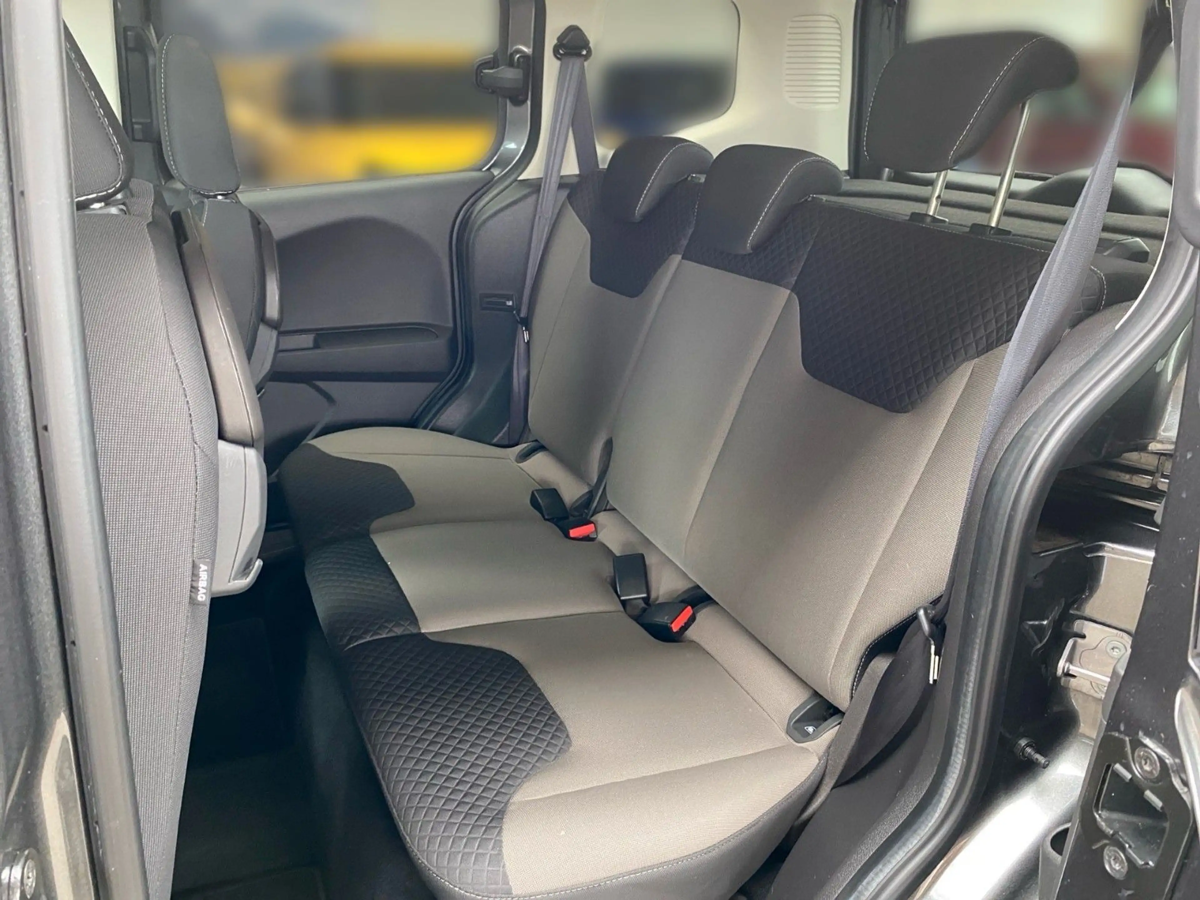 Ford Tourneo Courier Titanium, Kamera, GJR — photo 12