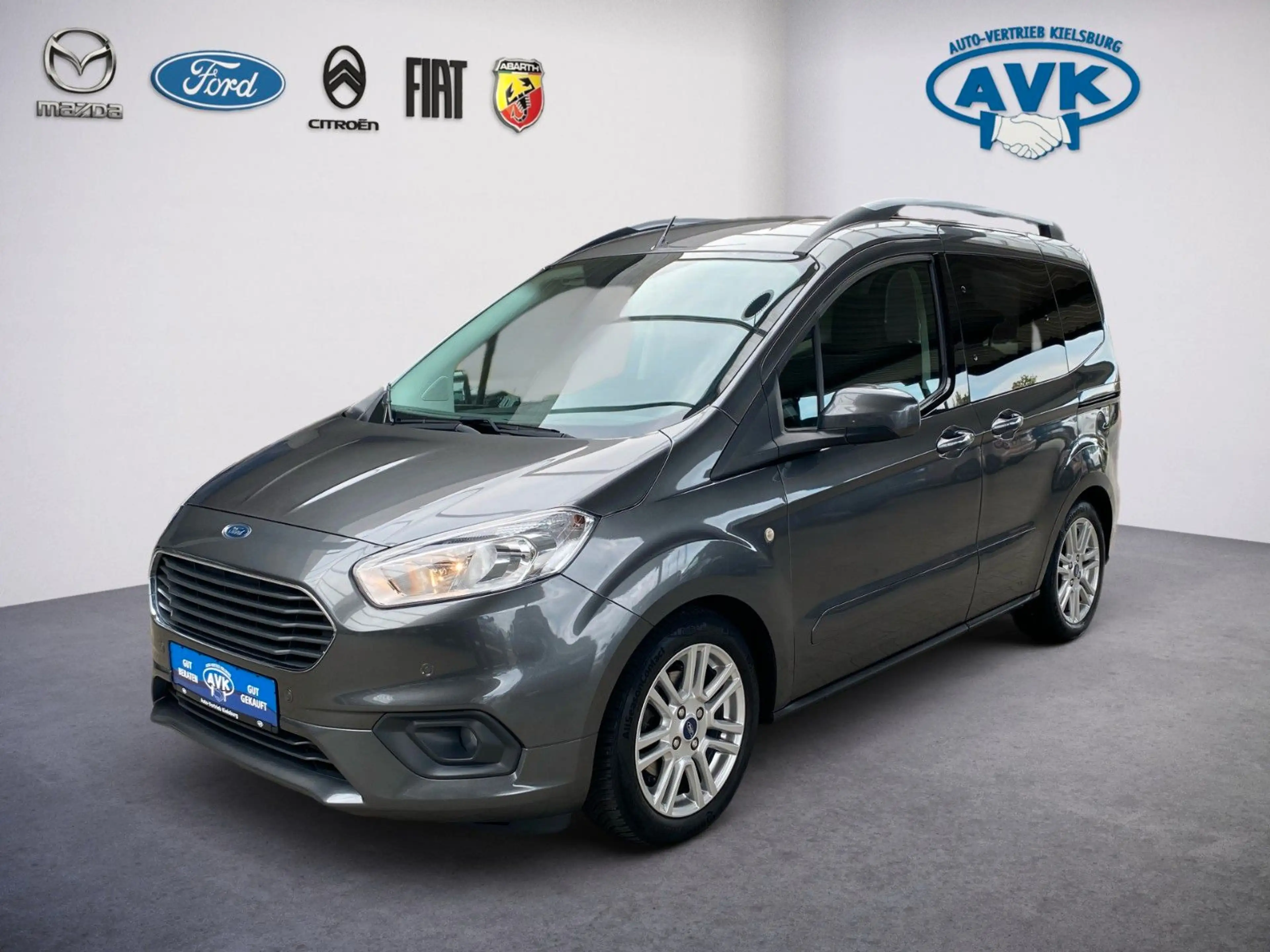 Ford Tourneo Courier Titanium, Kamera, GJR — photo 2