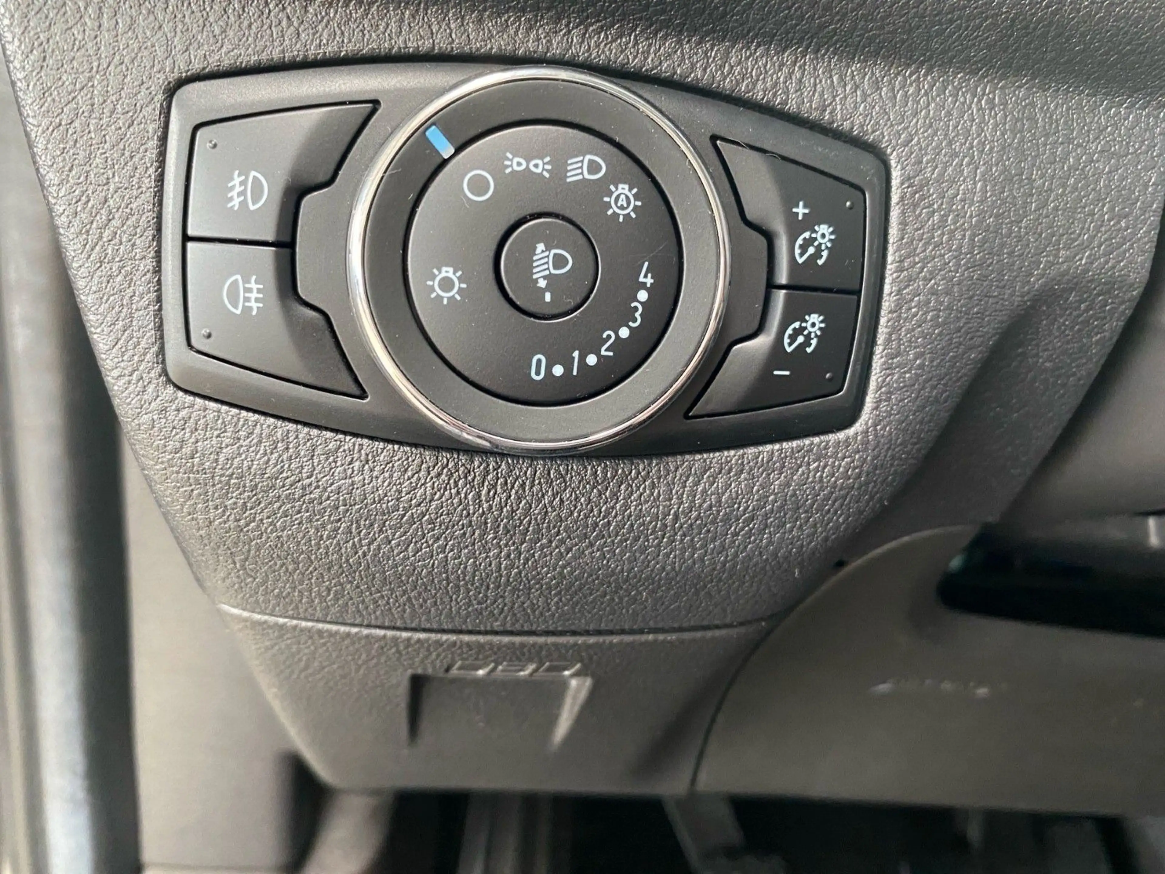 Ford Tourneo Courier Titanium, Kamera, GJR — photo 14