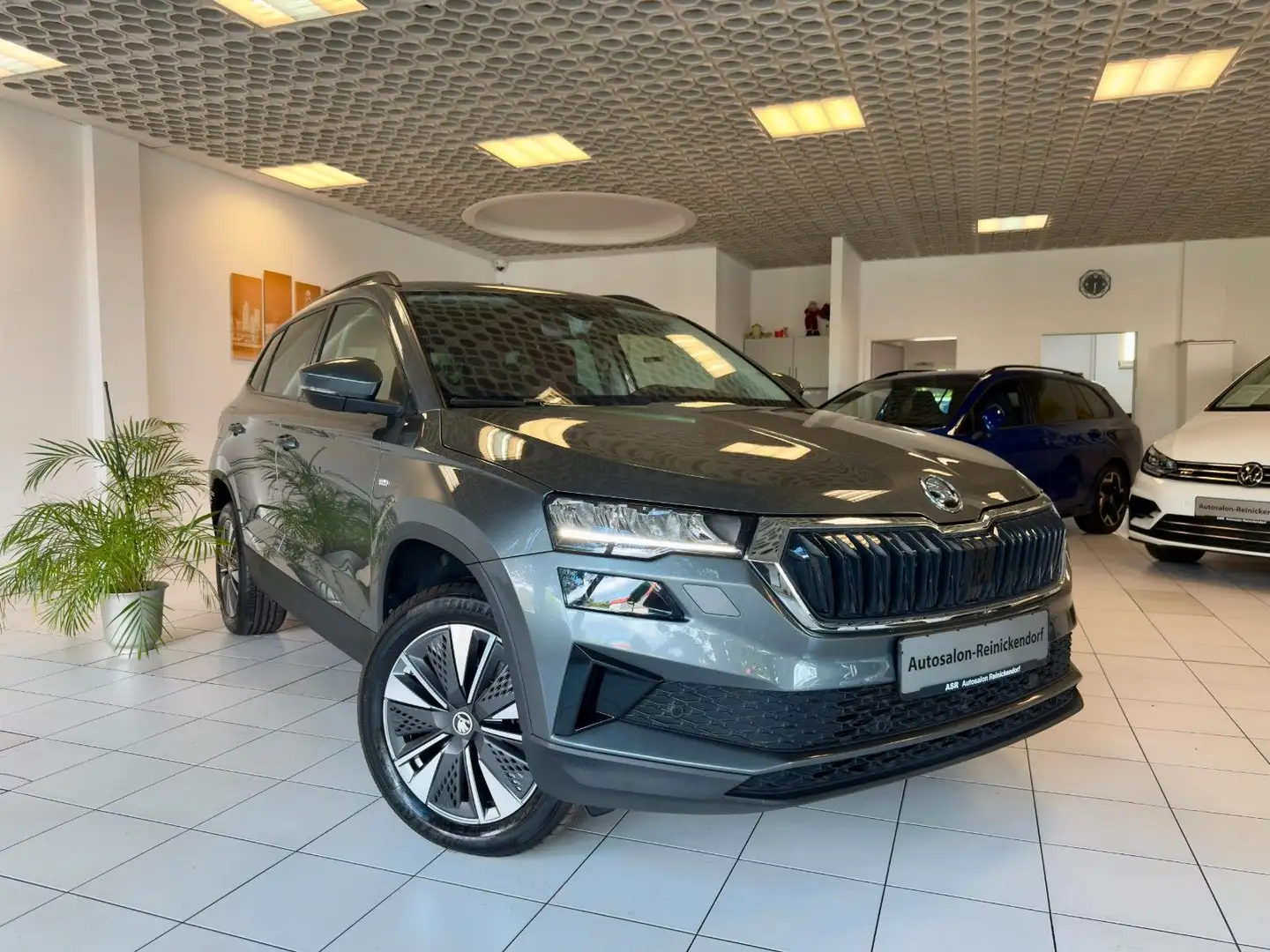 Skoda Karoq 1.5 TSI DSG Tour*ACC*LED*Navi*Kamera*SHZ* Grau - 1