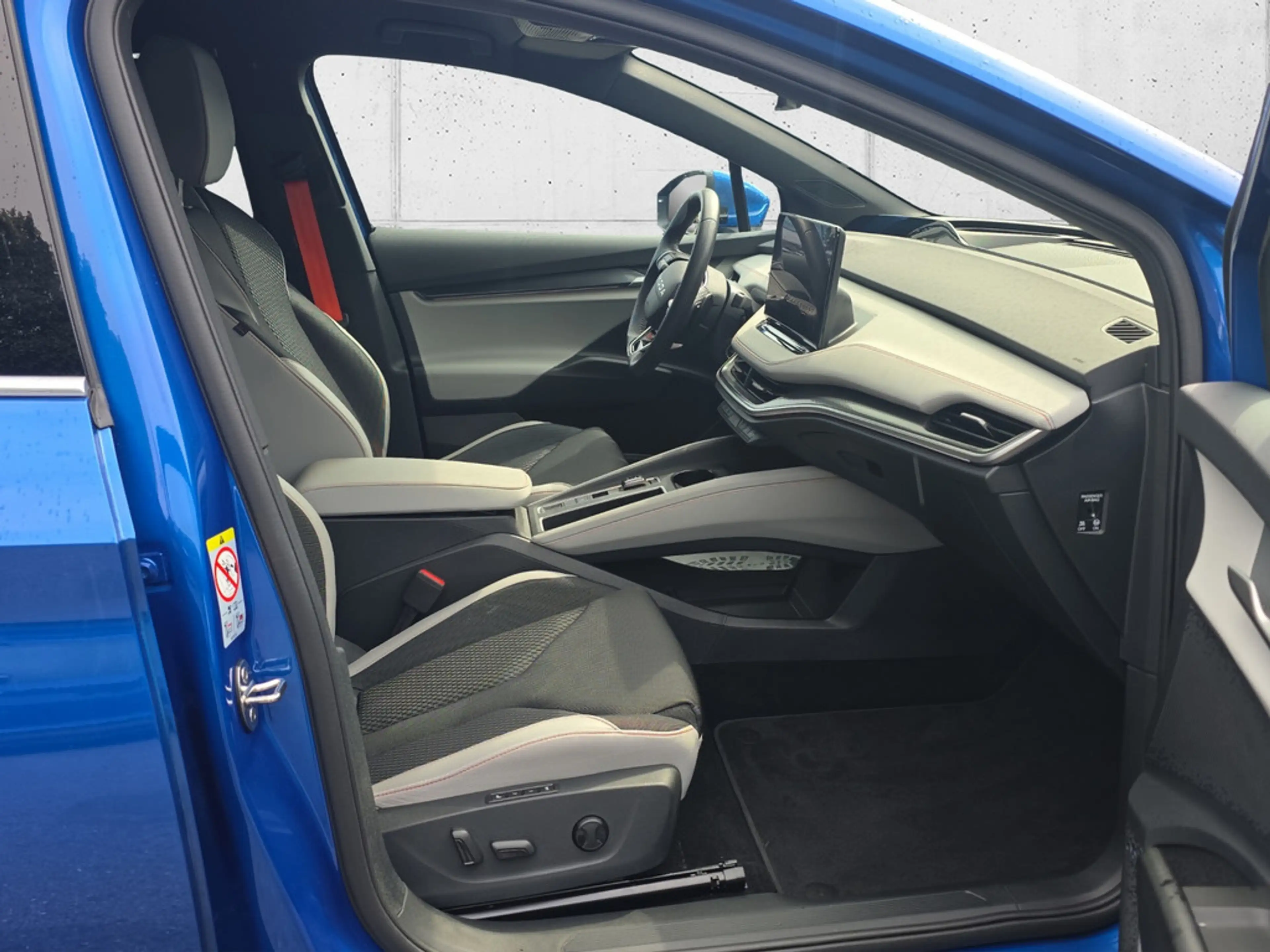 Skoda Elroq 85 Lodge SHZ ACC HUD LED NAVI AHK 360° — photo 13