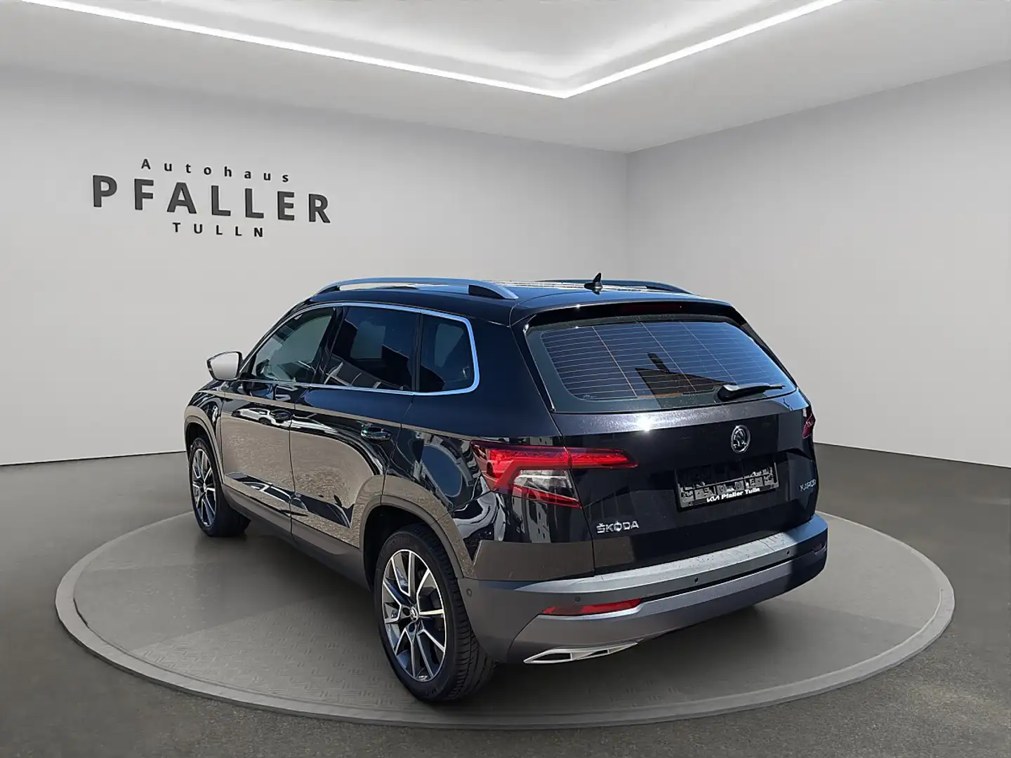 Skoda Karoq 1,5 TSI Style DSG Schwarz - 2