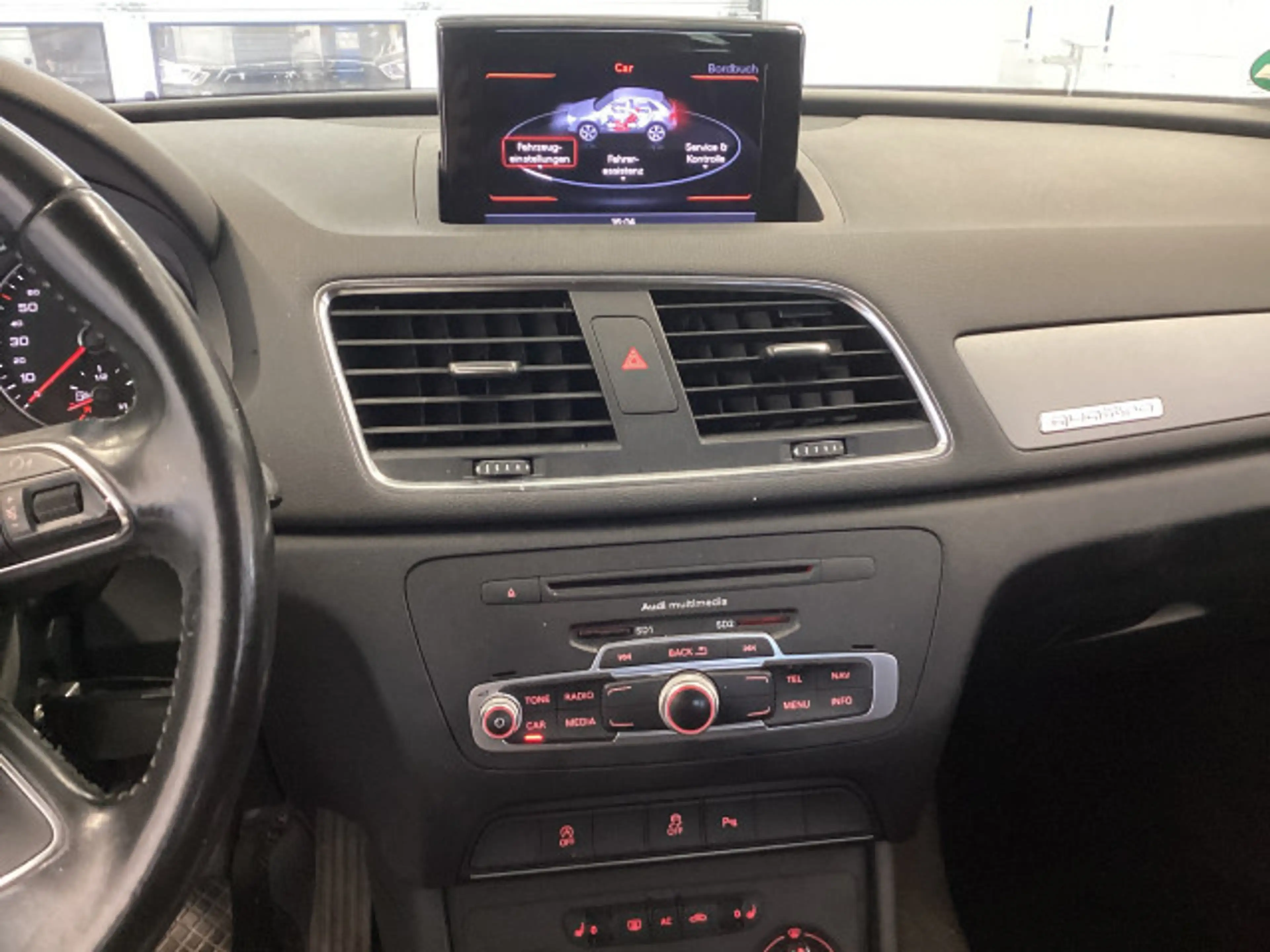 Audi Q3 2.0 TFSI quattro AUTOMATIK*BI-XENON*KAMERA*NAVI*BLUETOOTH*ALCANTARA*SPORTSITZE*MEGA SCHÖN*TOP AUSSTATTUNG** — photo 6